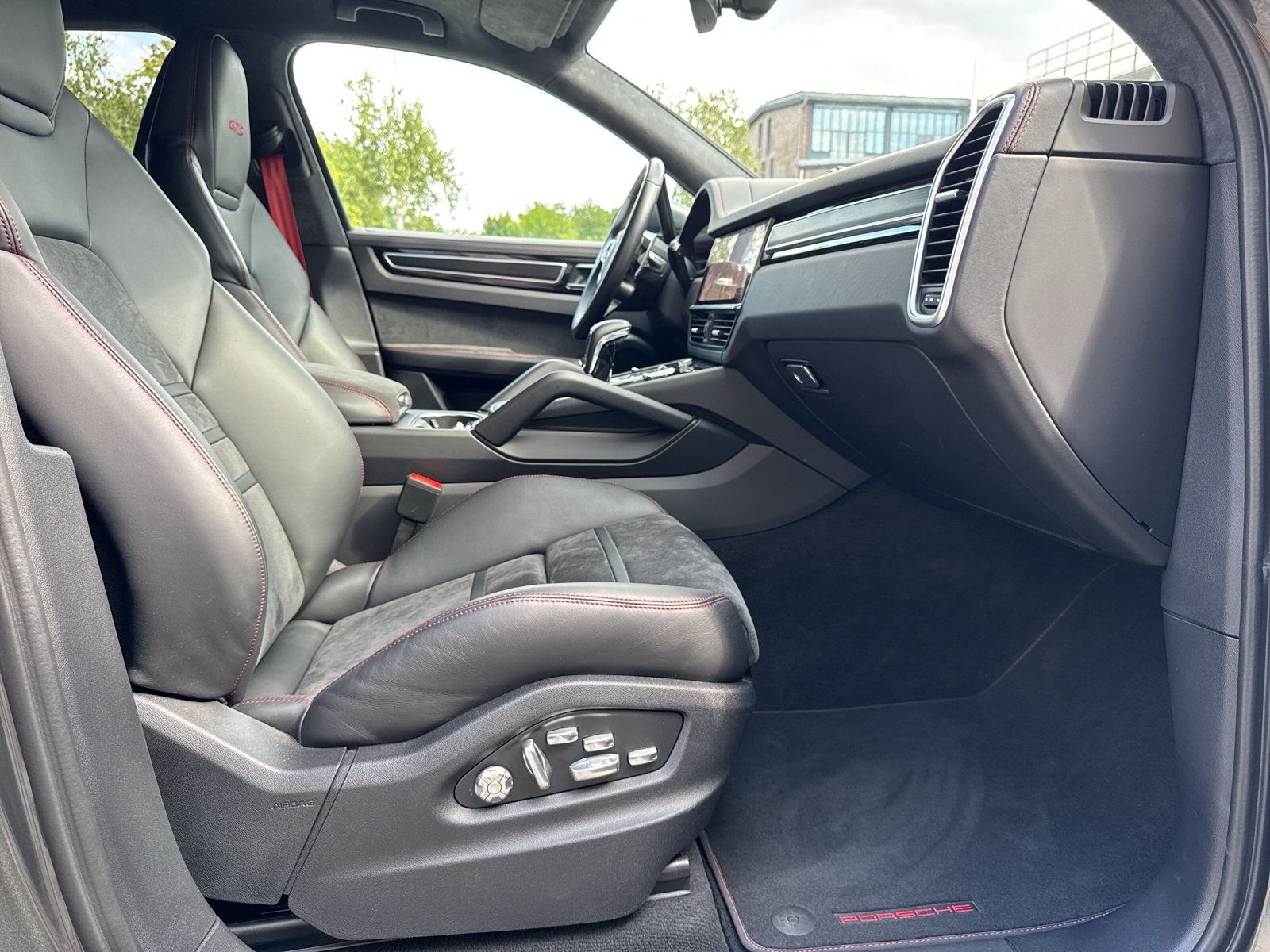 Porsche Cayenne GTS/BOSE/Chrono/Head-Up/Pano