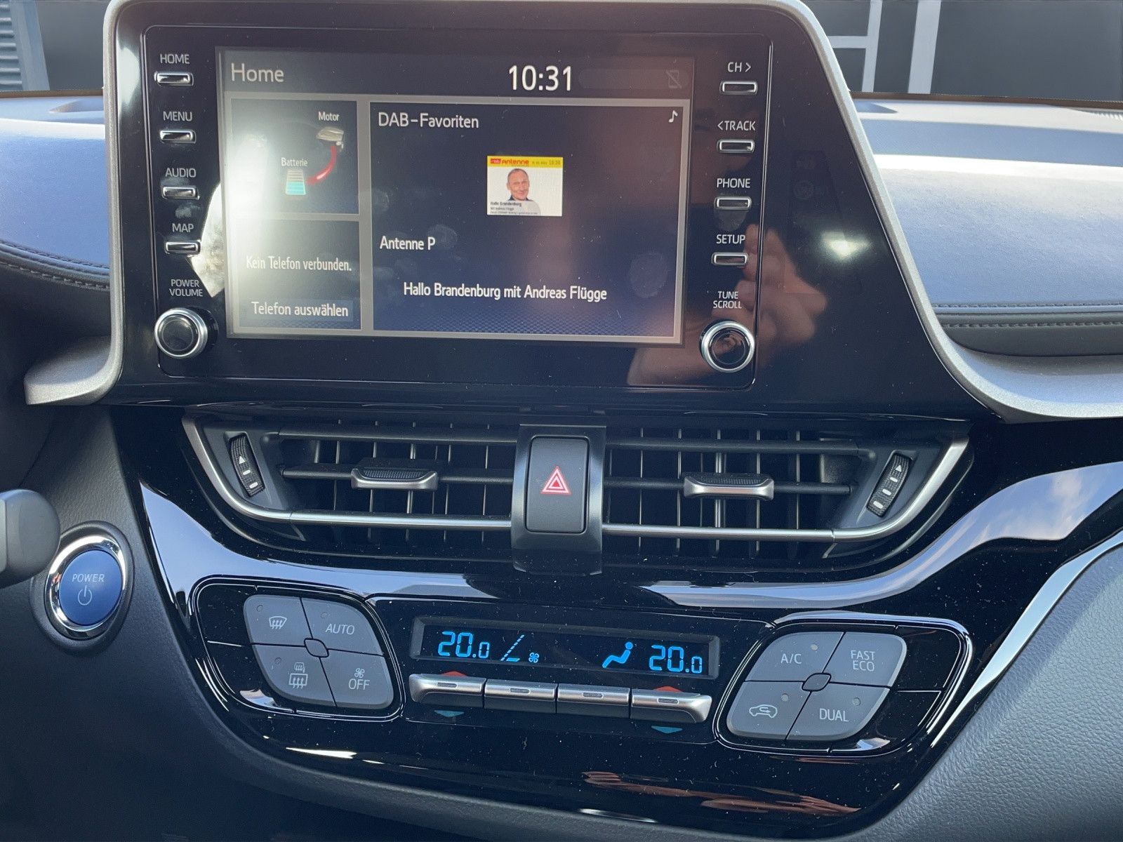 Toyota C-HR 1.8 Hybrid Flow - Samsaru's Car Outlet