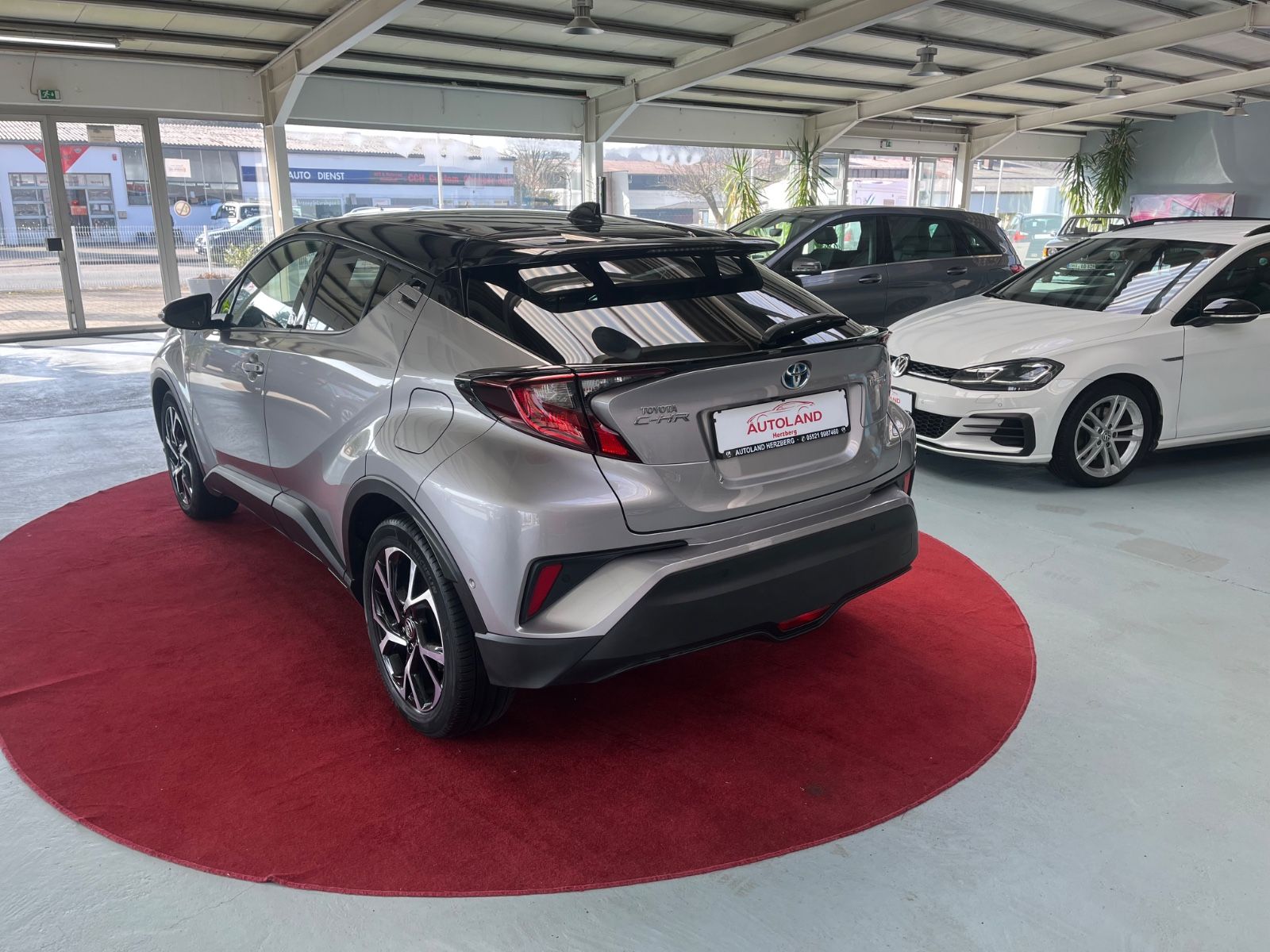 Toyota C-HR Hybrid1.8 Team - Samsaru's Car Outlet