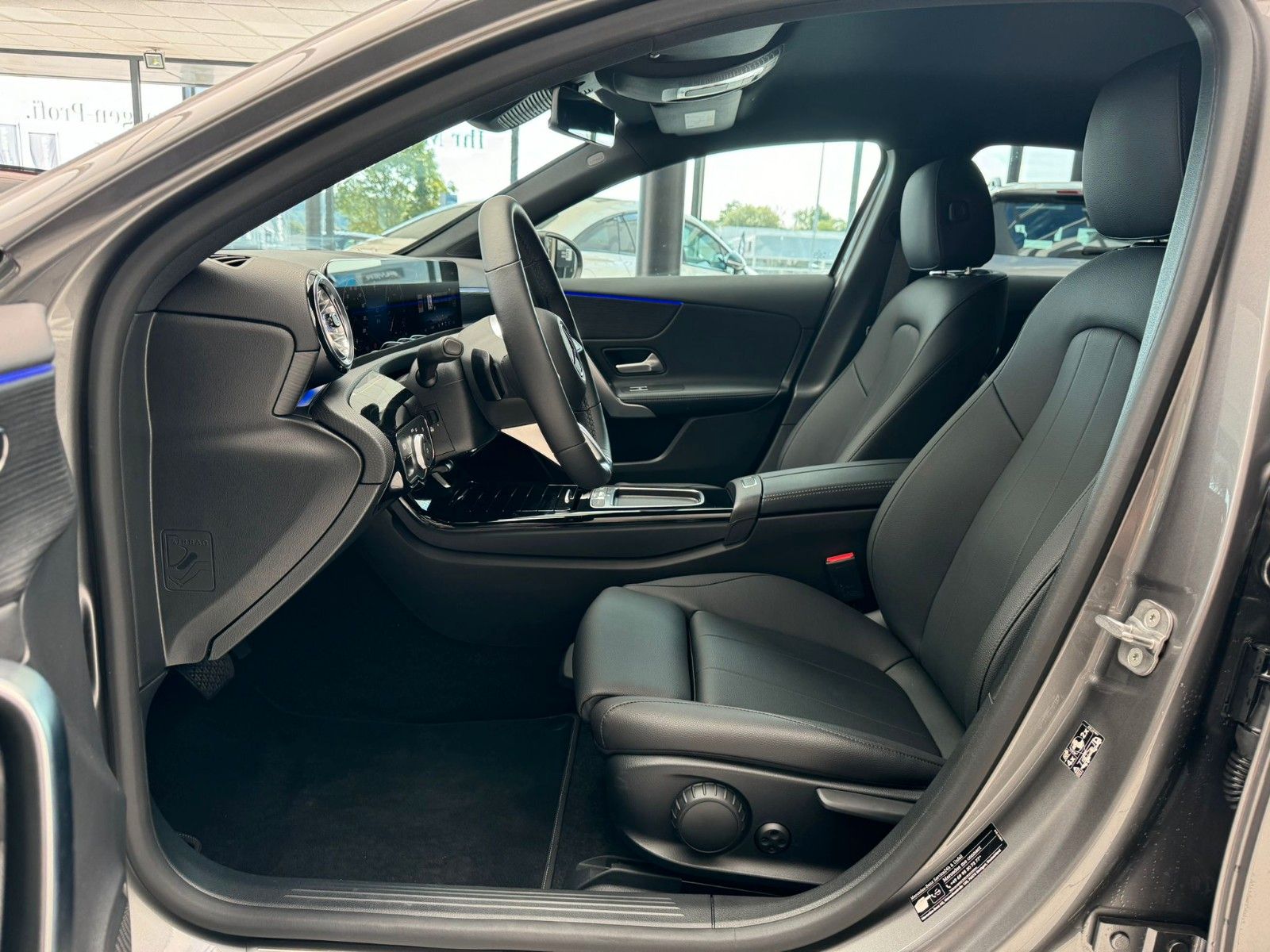 Mercedes-Benz A200 Progressive Advanced Plus - Samsaru's Car Outlet