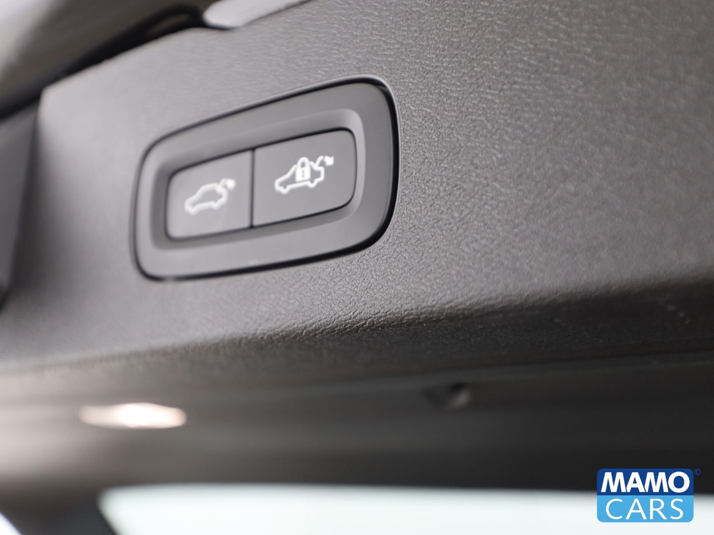 Volvo V60 T6 Recharge AWD Ultra Dark Plug-In Hybrid