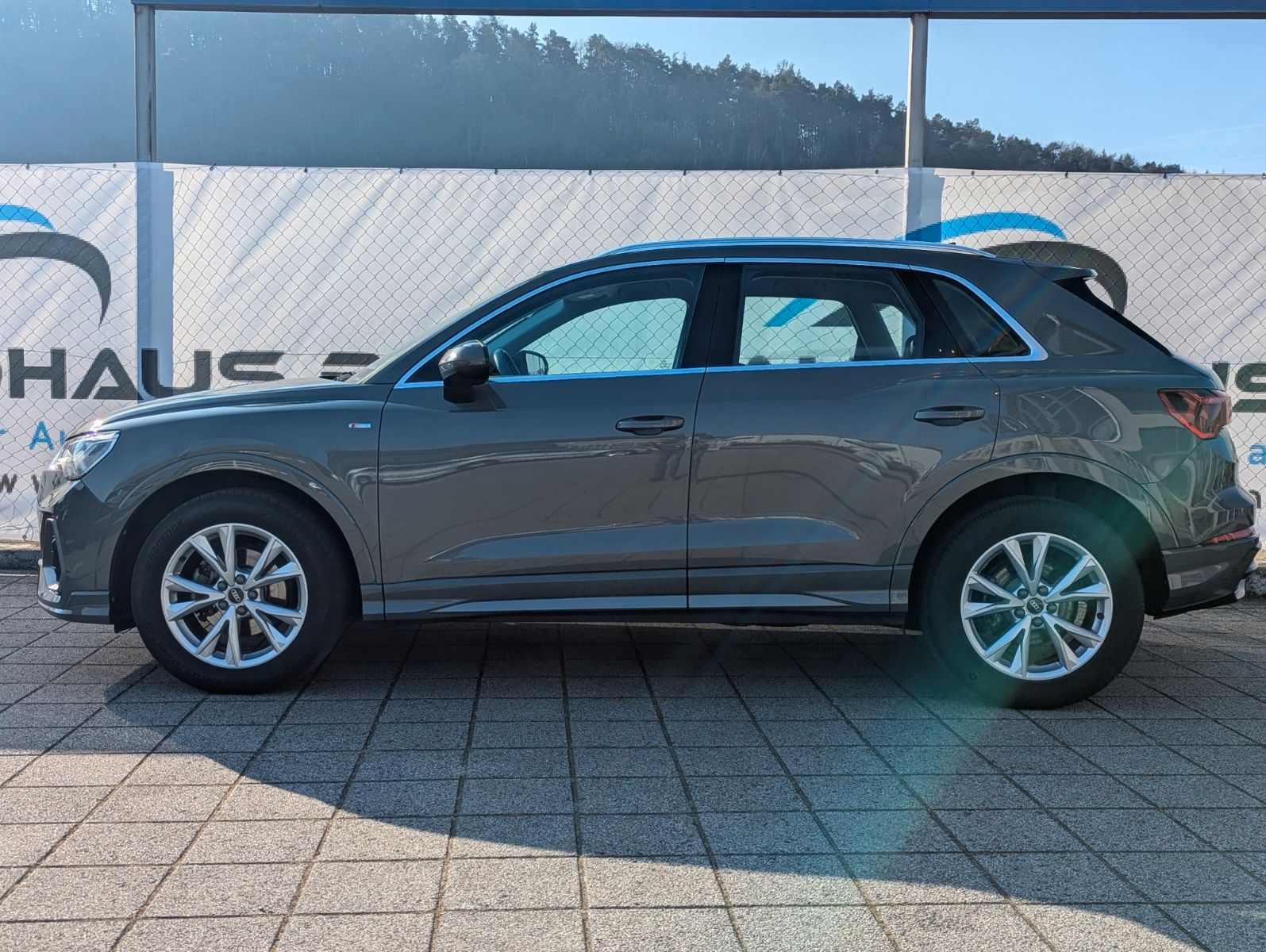Audi Q3 35 TDI quattro S line - Samsaru's Car Outlet