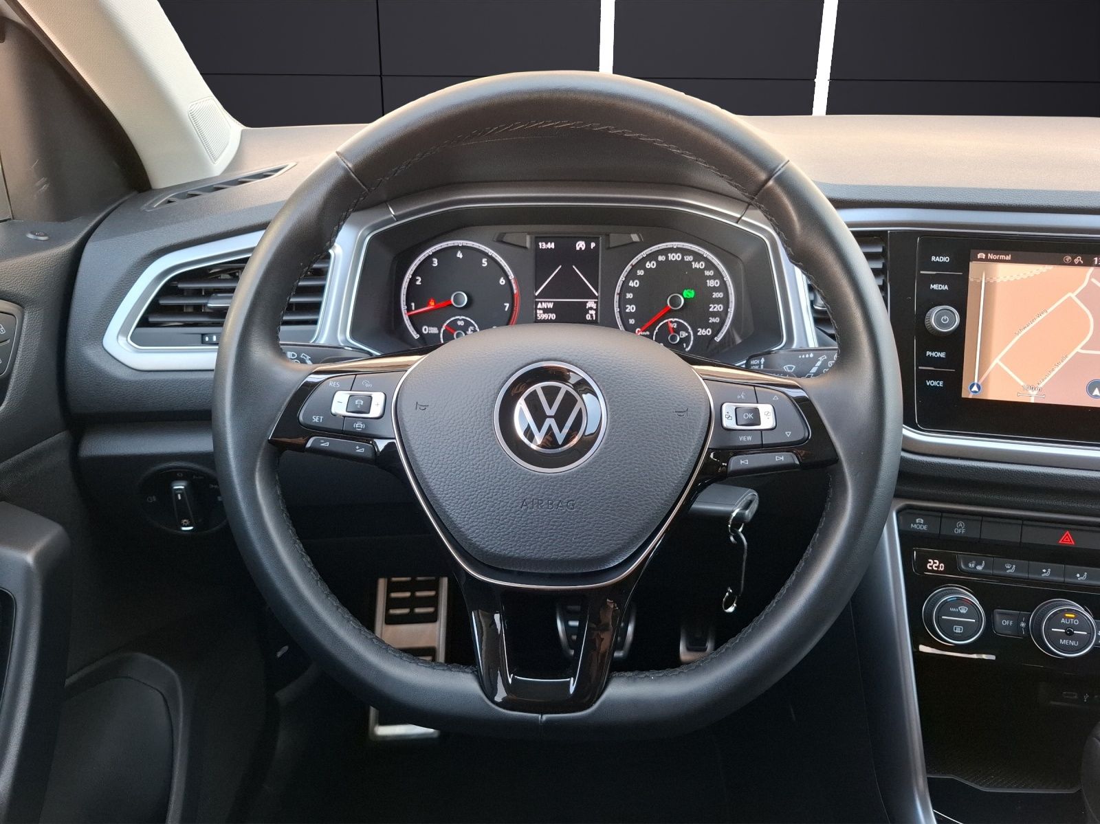 Volkswagen T-Roc TSI Active DSG - Samsaru's Car Outlet