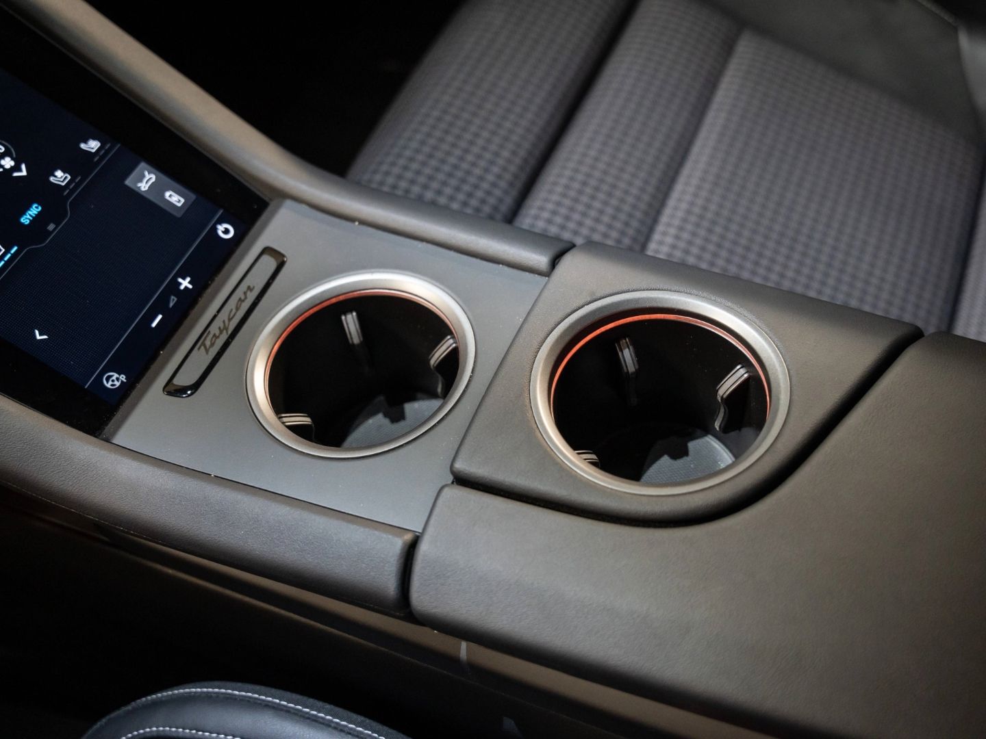 Porsche Taycan Turbo Burmester InnoDrive Massage HD-Matr