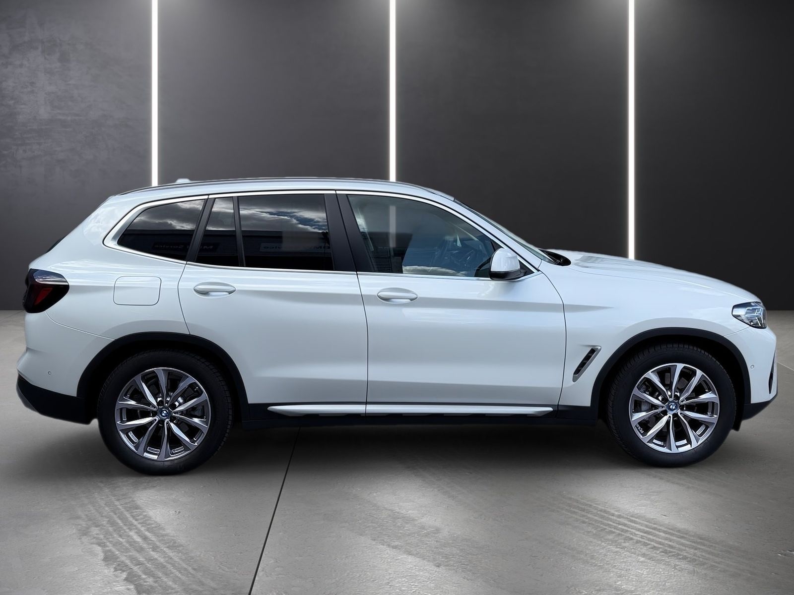 BMW X3 xDrive30e - Samsaru's Car Outlet