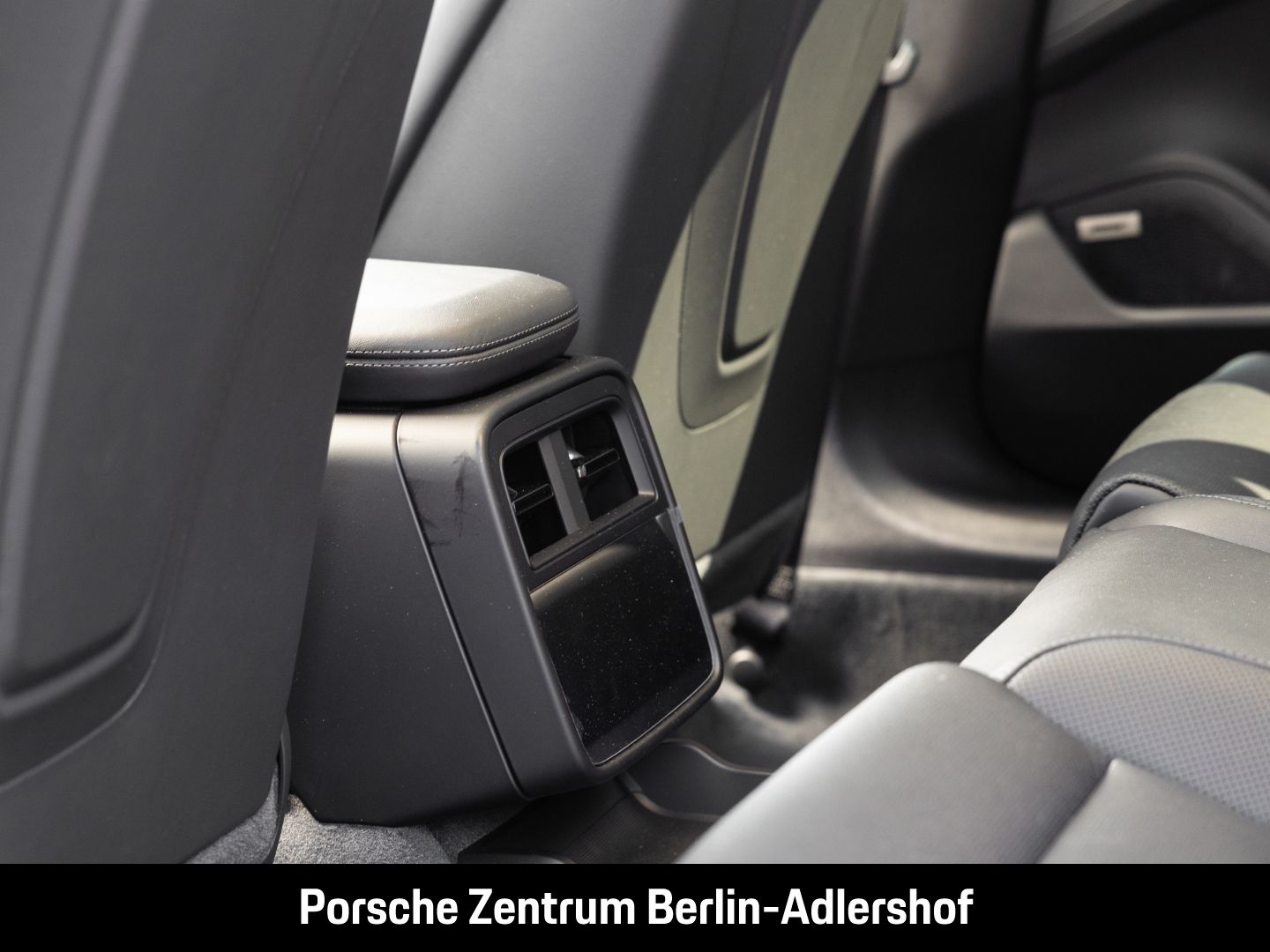 Porsche Taycan 4S Cross Turismo Offroad Paket Soft-Close