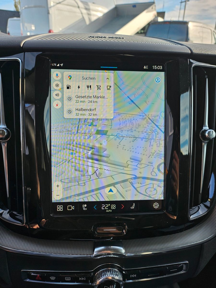 Volvo XC60 Plus Dark Recharge Plug-In Hybrid AWD