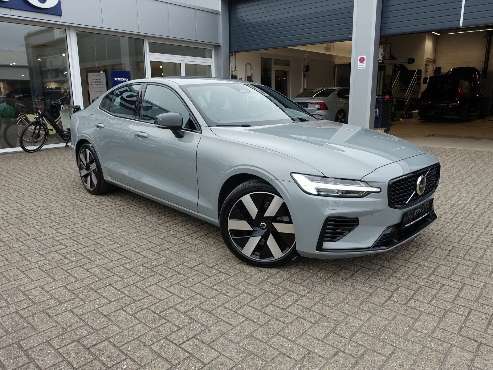Volvo S60 Recharge Ultimate T8 AWD/HeadUP/B&W/Kamera