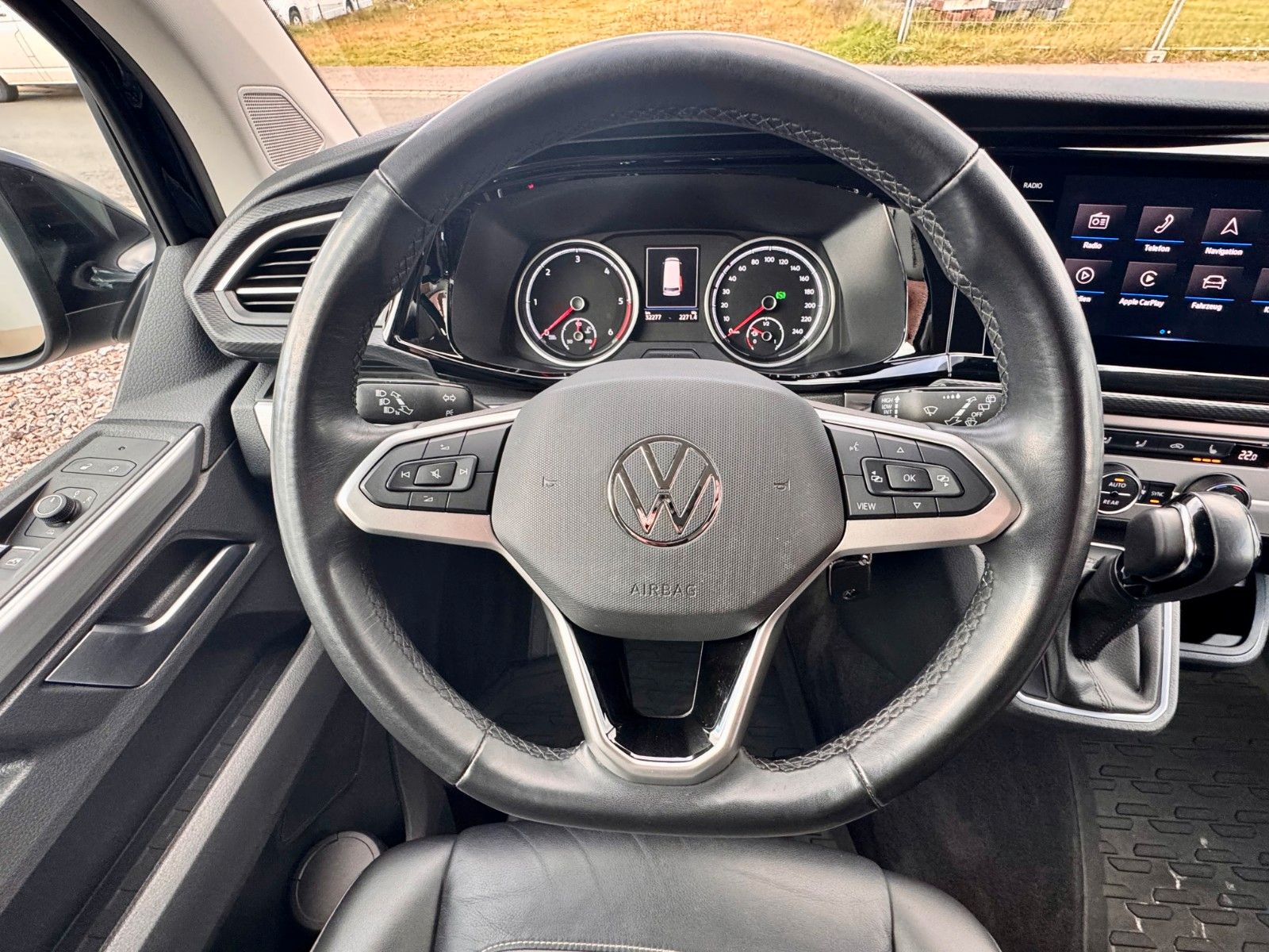 Volkswagen T6.1 Multivan 4Motion Black Beauty - Samsaru's Car Outlet