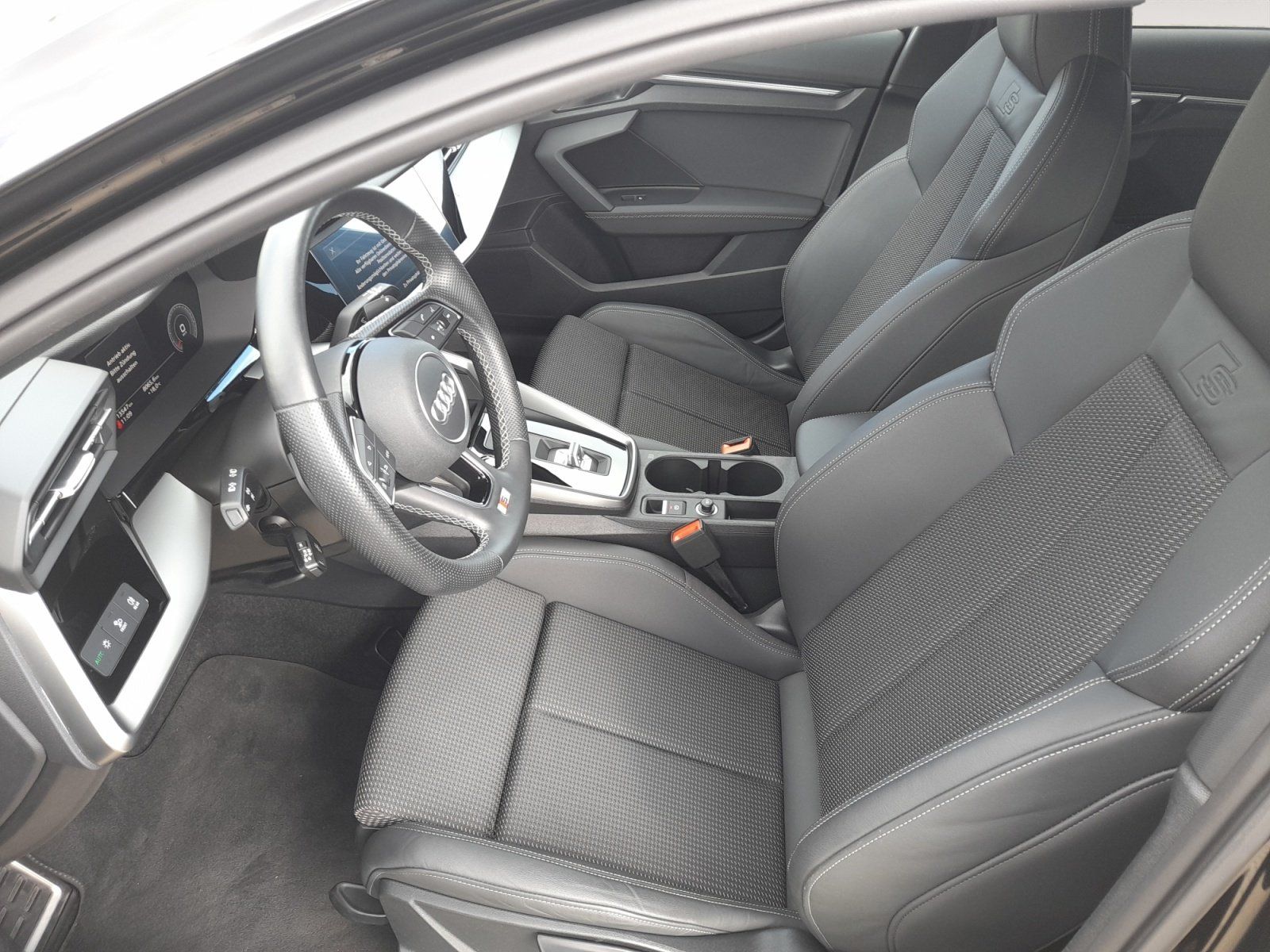 Audi A3 Sportback 30 TFSI S-Line LED SHZ Tempo