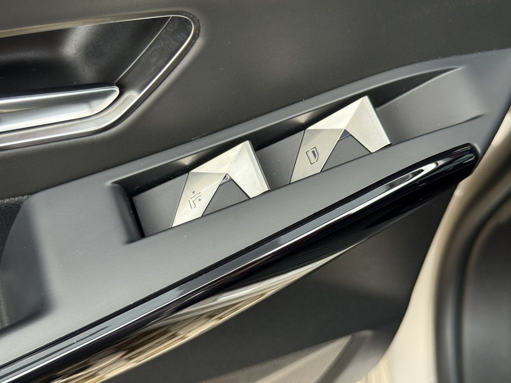 DS Automobiles DS 7 Crossback PT 180 Aut. Rivoli LEDER NAVI