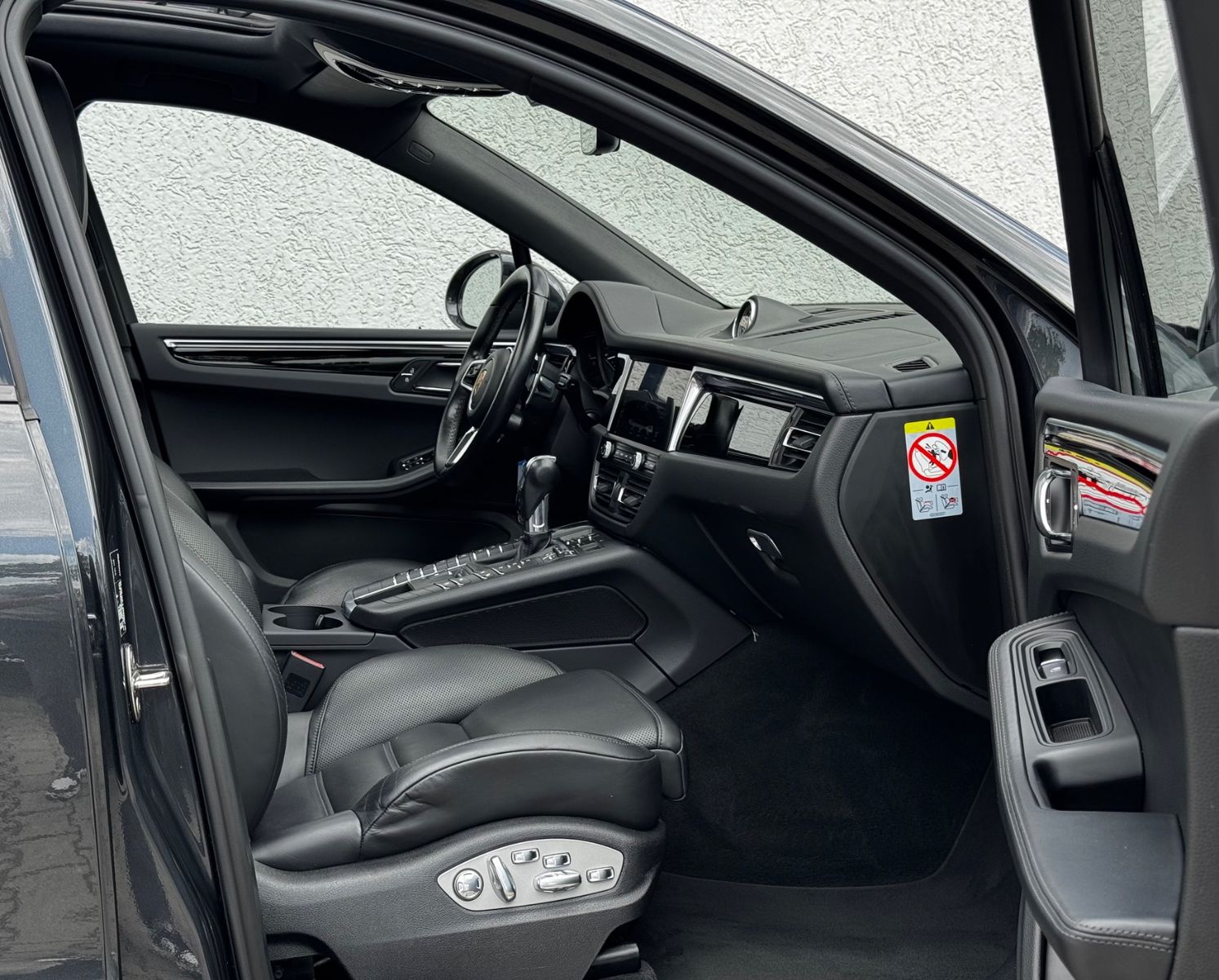 Porsche Macan S - Samsaru's Car Outlet