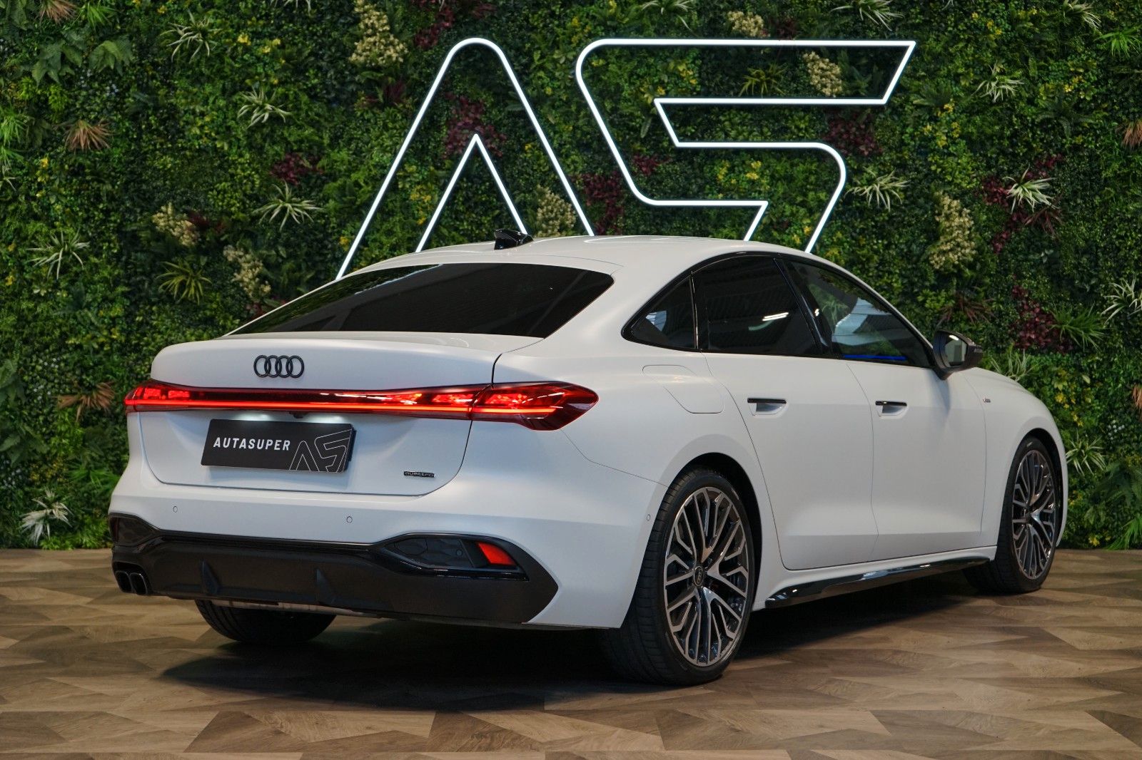 Audi A5*40 TDI*S-LINE*AUX.HEA*360*HUD*B&O*52.066€NETT