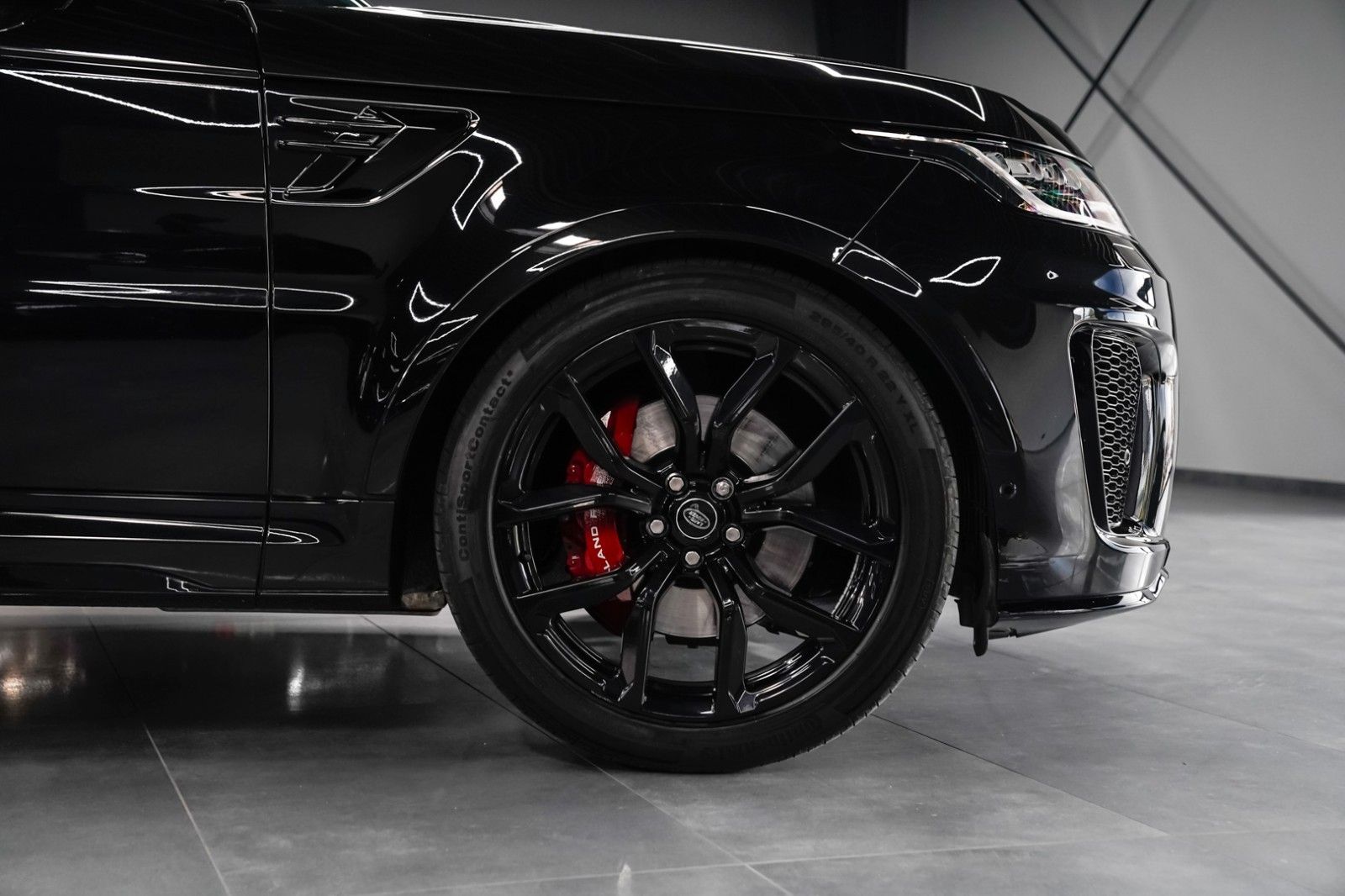 Range Rover Sport SVR - Samsaru's Car Outlet