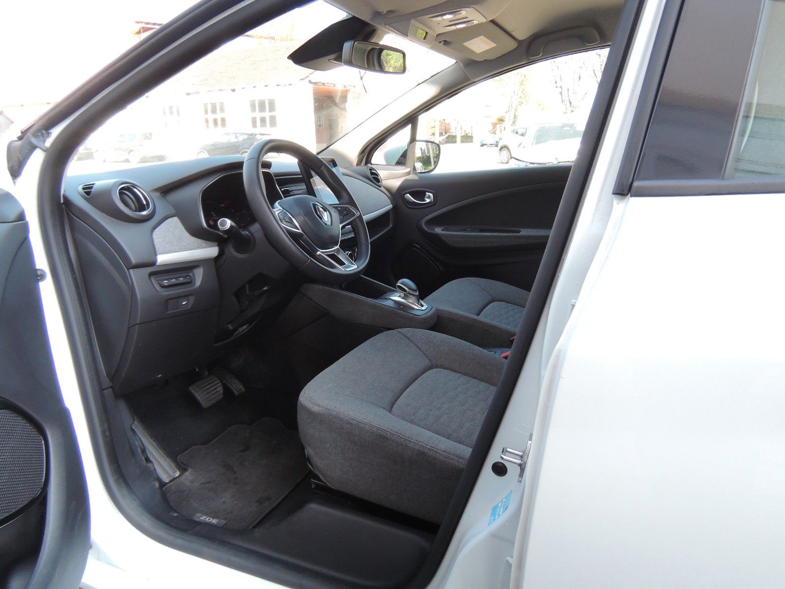 Renault ZOE R135 Z.E.50 Experie. - Samsaru's Car Outlet