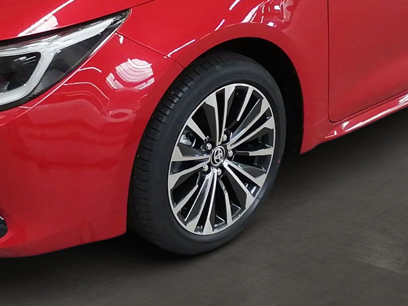 Toyota Corolla TS Teamplayer + Technik Paket Hybrid +-