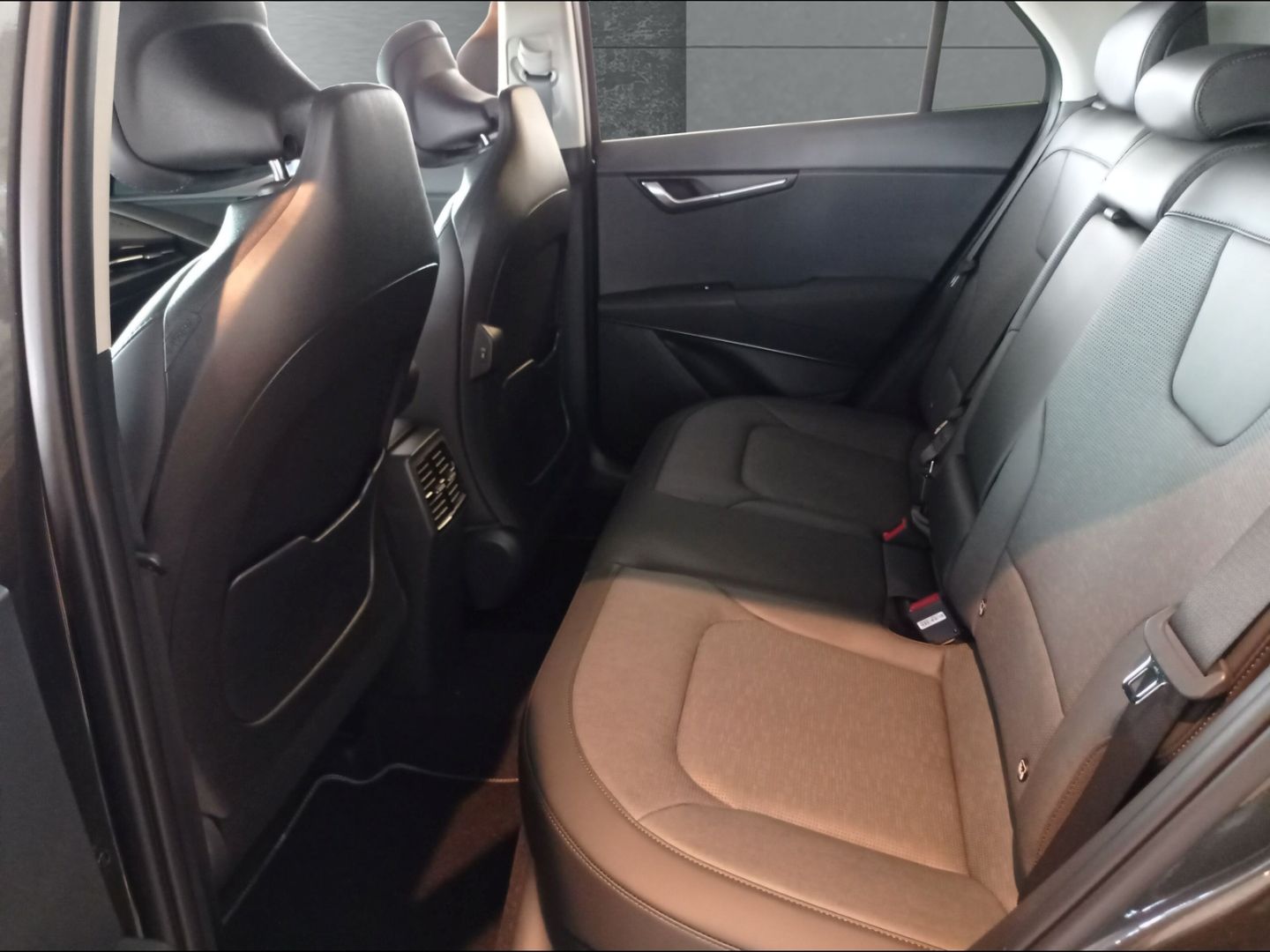 Kia Niro Spirit Plug-in Hybrid - Samsaru's Car Outlet