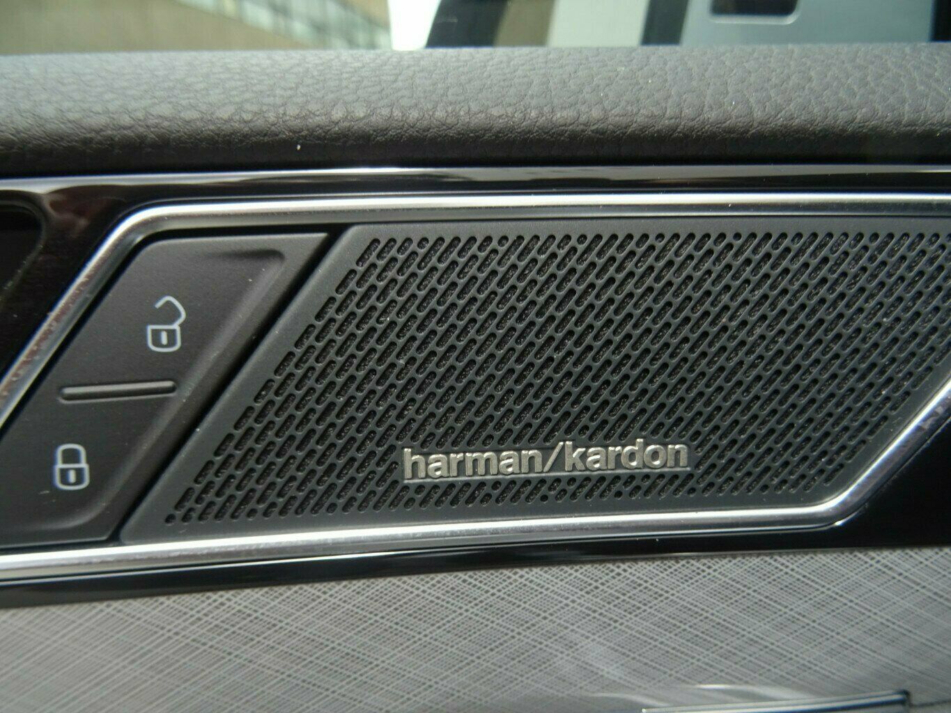 Volkswagen Passat Variant 2.0 TDI Autom - Samsaru's Car Outlet