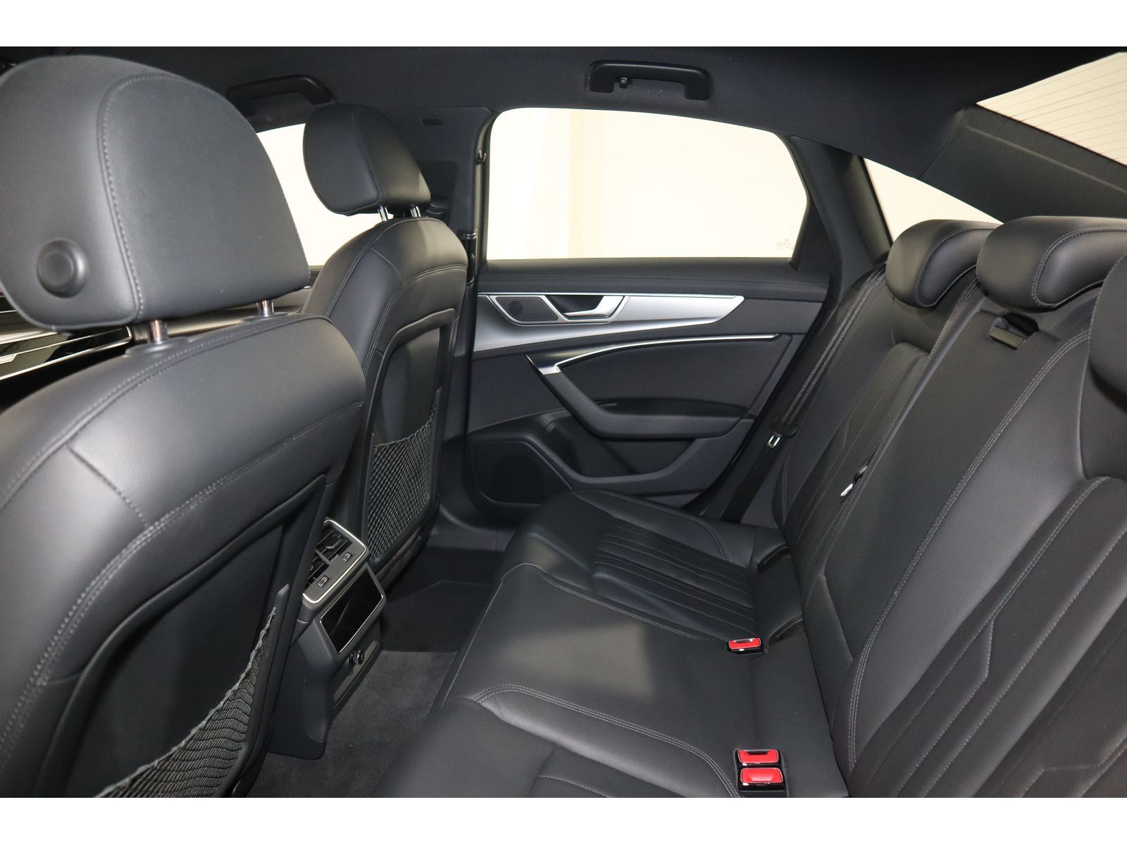 Audi A6 Limo 45 TFSI quattro design - Samsaru's Car Outlet