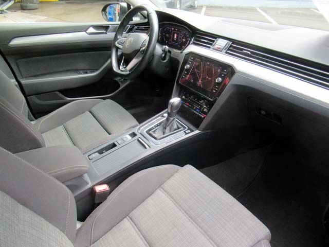 Volkswagen Passat Variant 2.0TDI DSG - Samsaru's Car Outlet