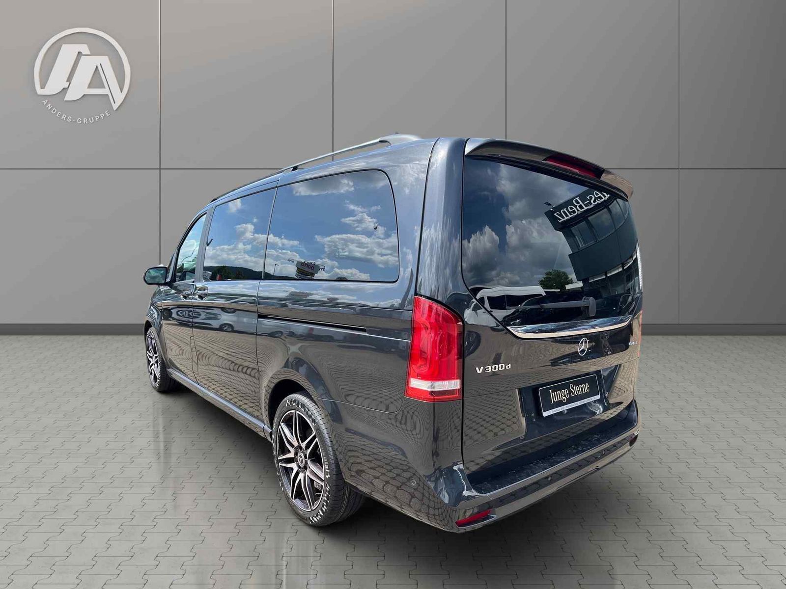 Mercedes-Benz V 300 AMG 4MATIC - Samsaru's Car Outlet