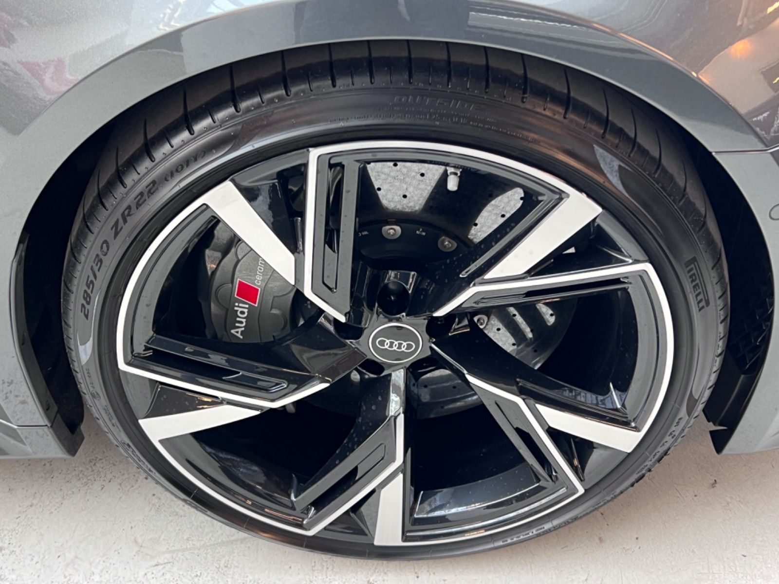 Audi RS6 4.0 TFSI  DynamikPlus+305kmh+Panoramad.+HUD