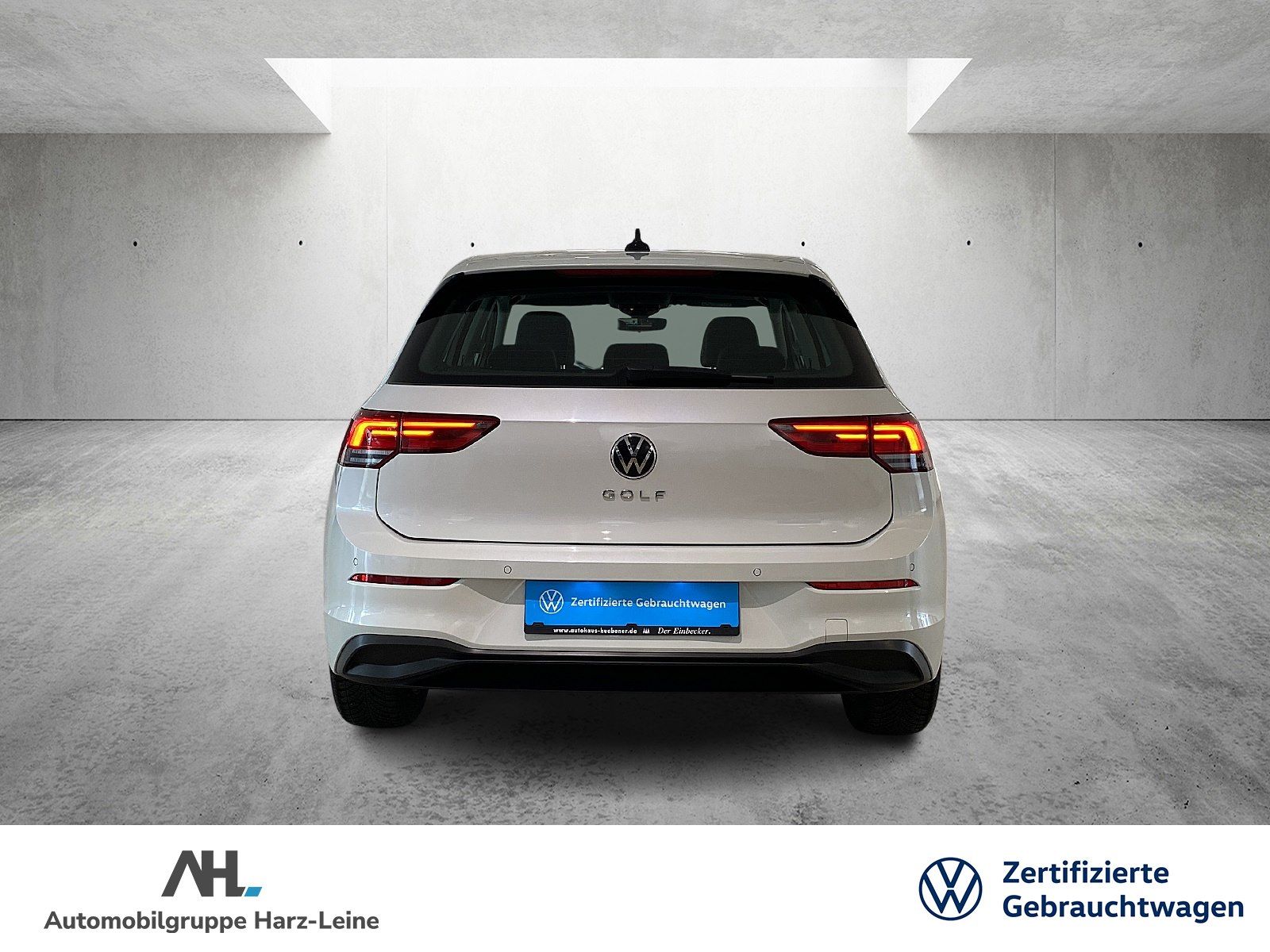Volkswagen Golf VIII 1.5 TSI Life - Samsaru's Car Outlet