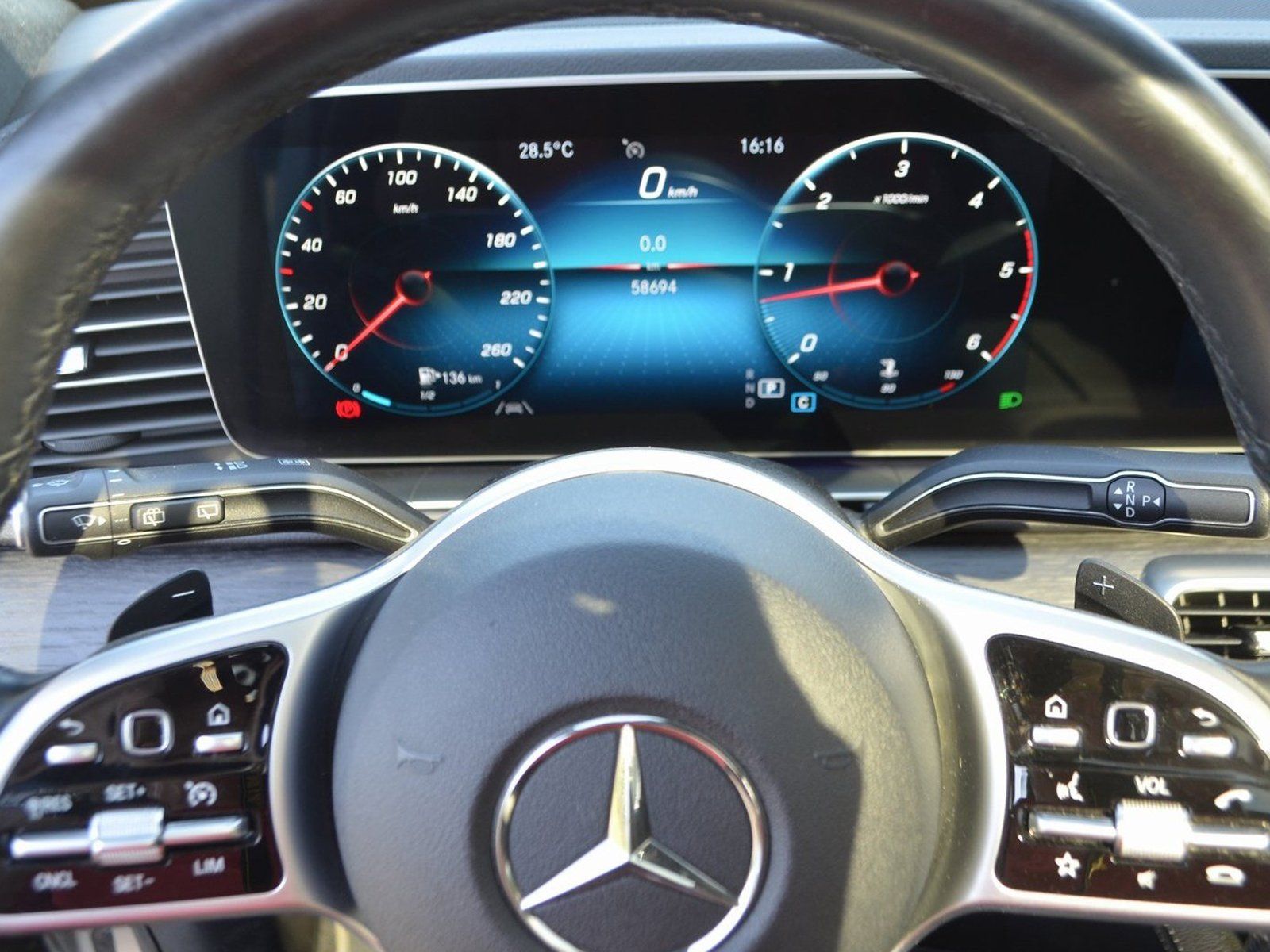 Mercedes-Benz d 4M AMG MULTIBEAM 360° AHK PANO BURMESTER AIRMA