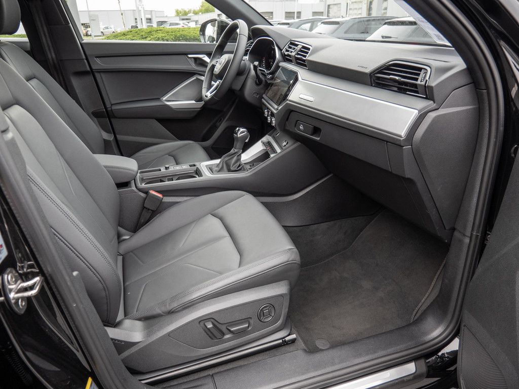 Audi Q3 40 TFSI quattro advanced - Samsaru's Car Outlet