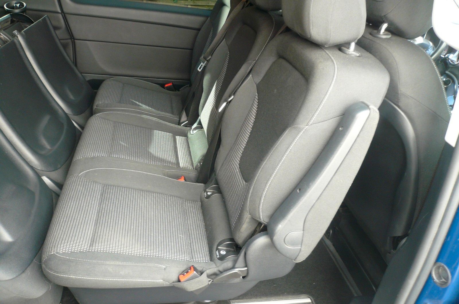 Mercedes-Benz V 220 d RISE - Samsaru's Car Outlet