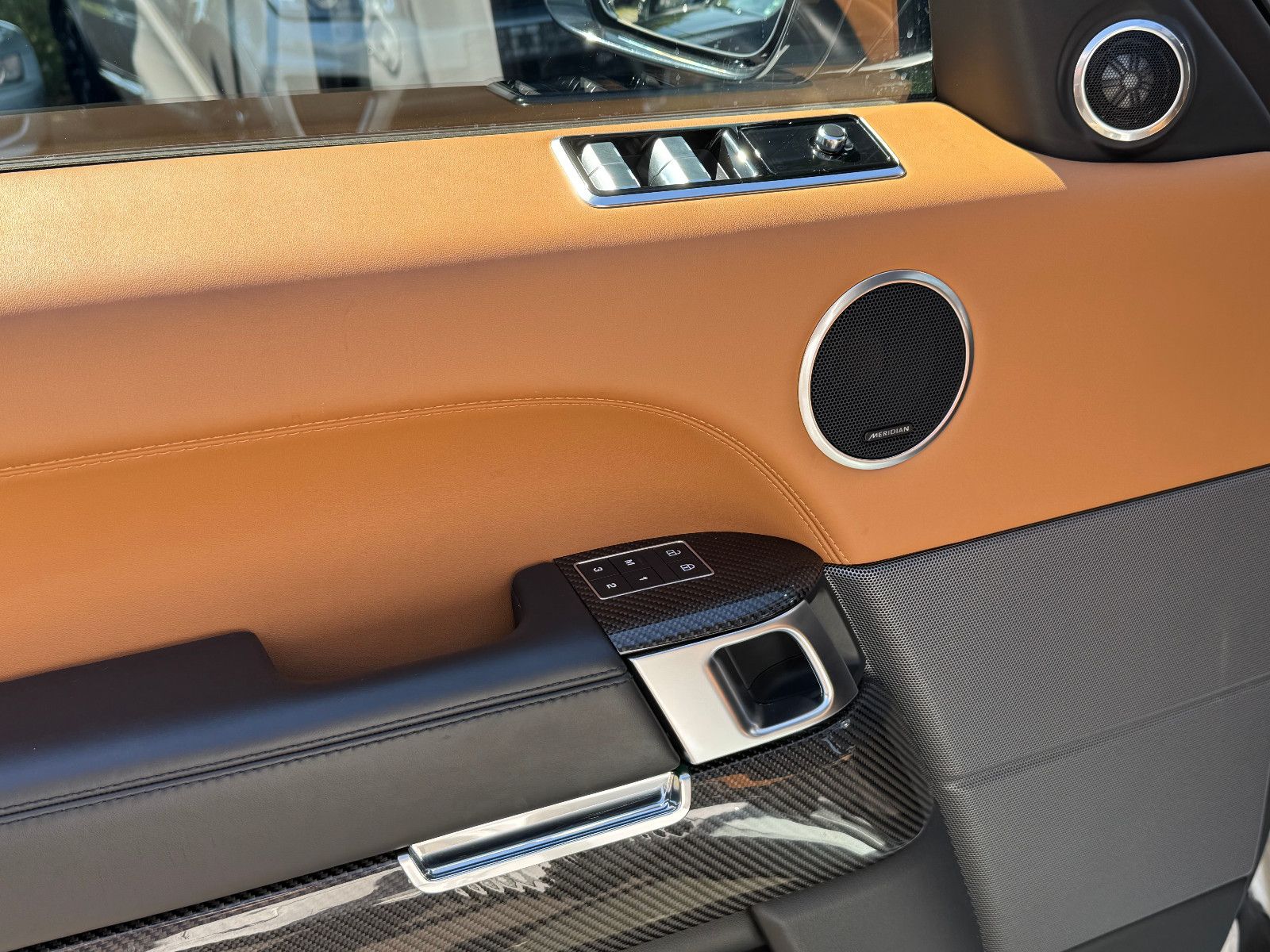 Range Rover Sport SVR - Samsaru's Car Outlet