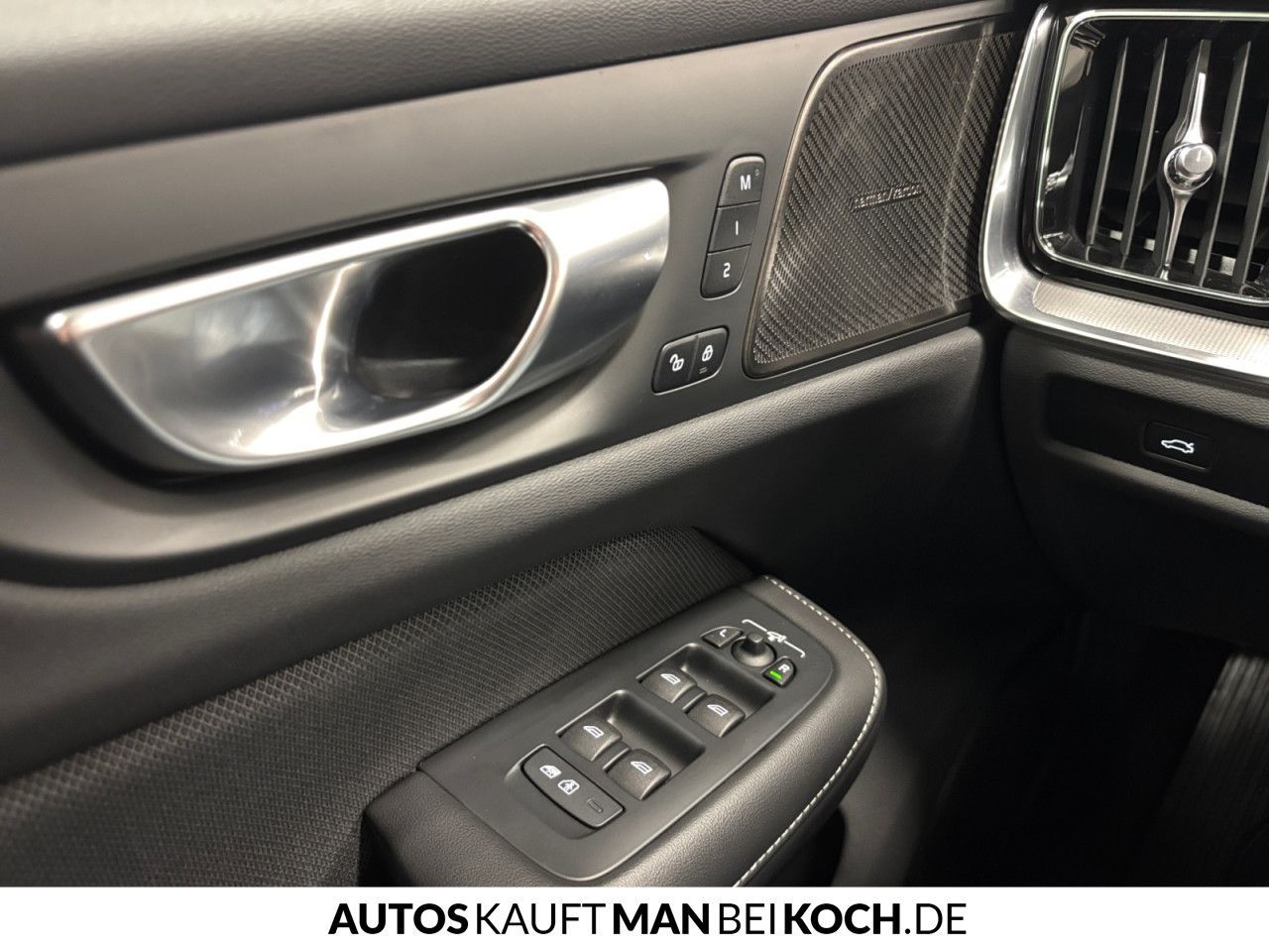 Volvo S60 B5 AWD Ultimate Dark PANO BLIS HUD 360 H&K!