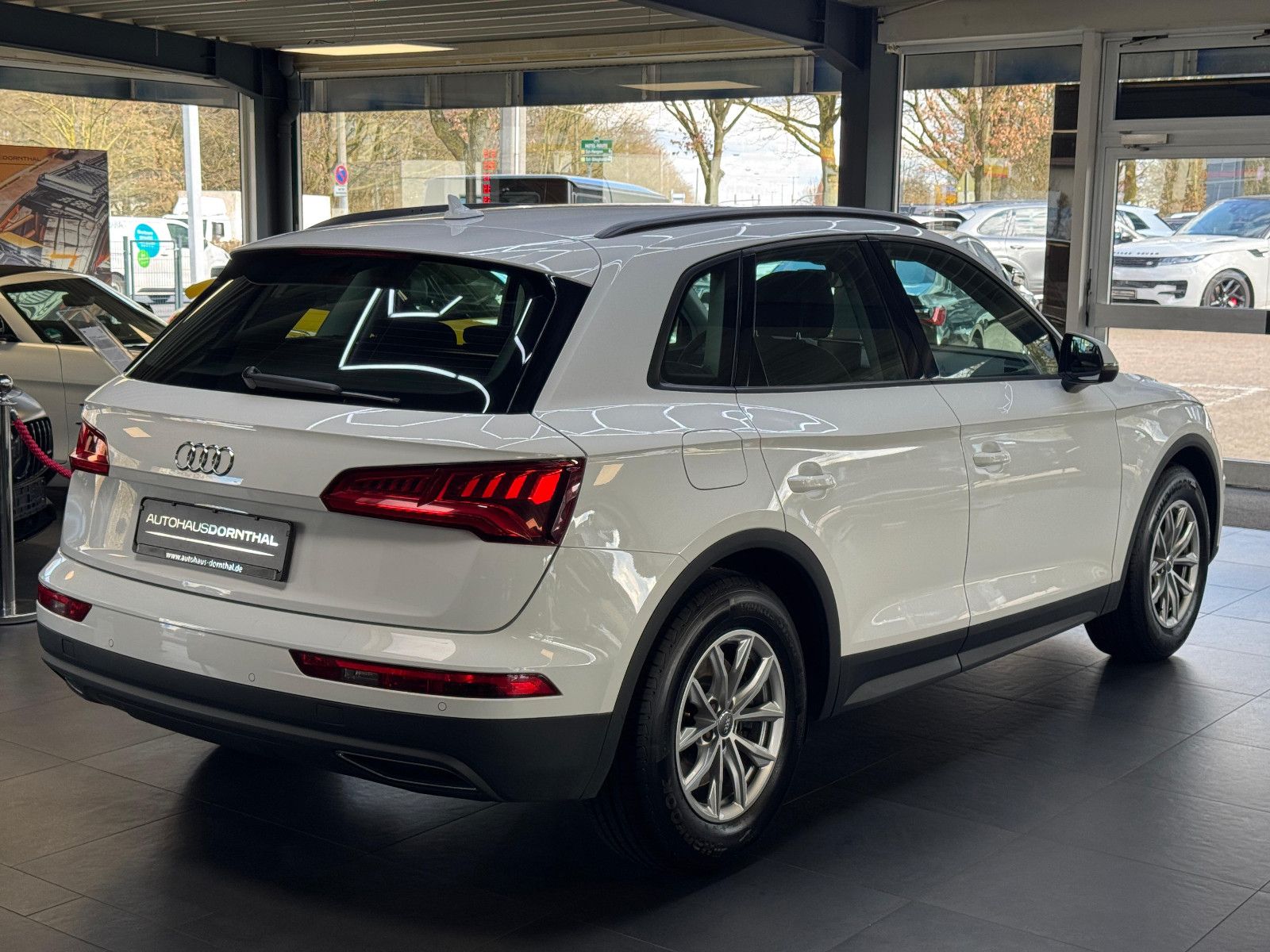 Audi Q5 35 TDI quattro - Samsaru's Car Outlet