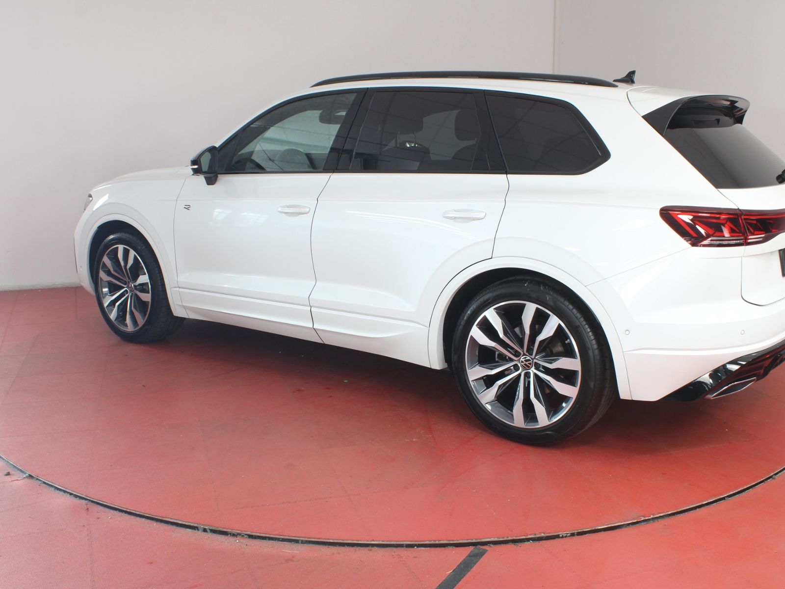Volkswagen Touareg R-Line Black Style 3.0TDI 498,-ohne Anza