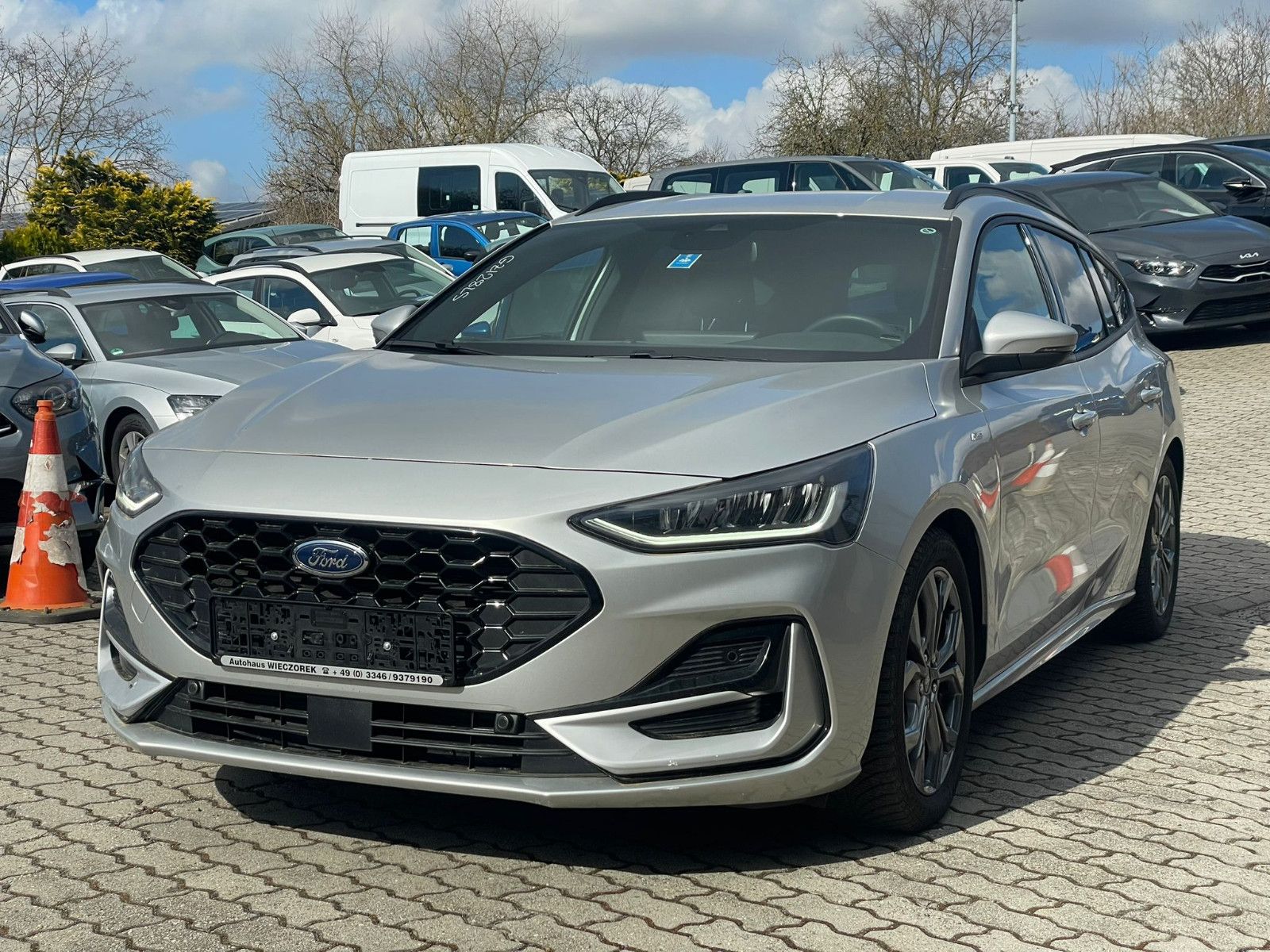 Ford Focus Turnier ST-Line 1.5 Autom,Navi,ALU,ALLWETE