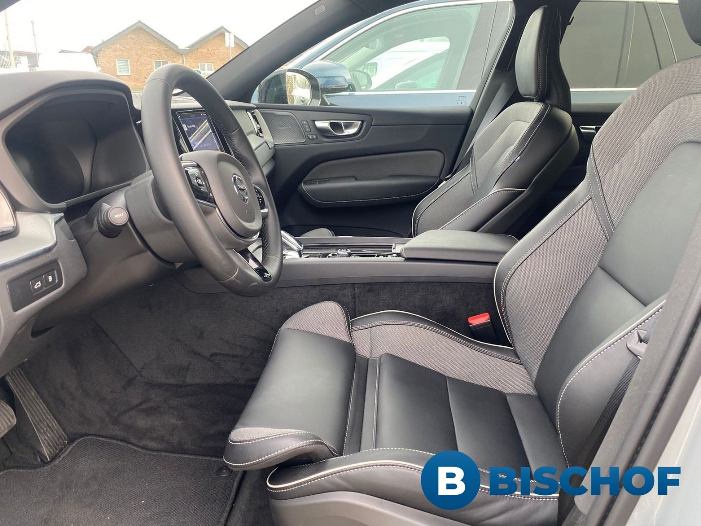 Volvo XC60 T6 Recharge Plus Dark AWD AHK 360 HarmanKar