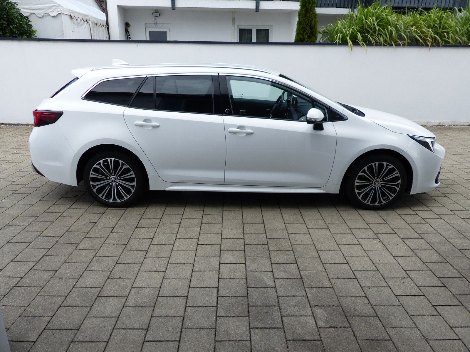 Toyota Corolla TS 2.0 Hybrid Team D Navi Totwinkel PDC