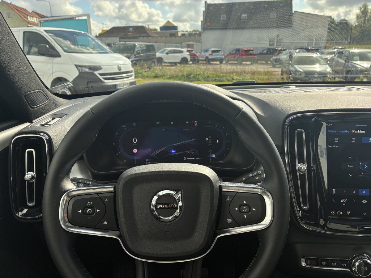 Volvo XC40 B3 Plus Dark Harman/Kardon inkl. Winterräde
