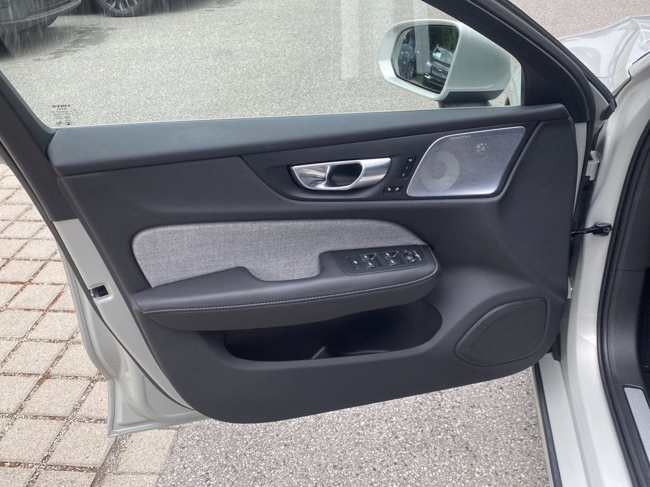 Volvo V60 Plus Bright Recharge Plug-In Hybrid AWD Navi