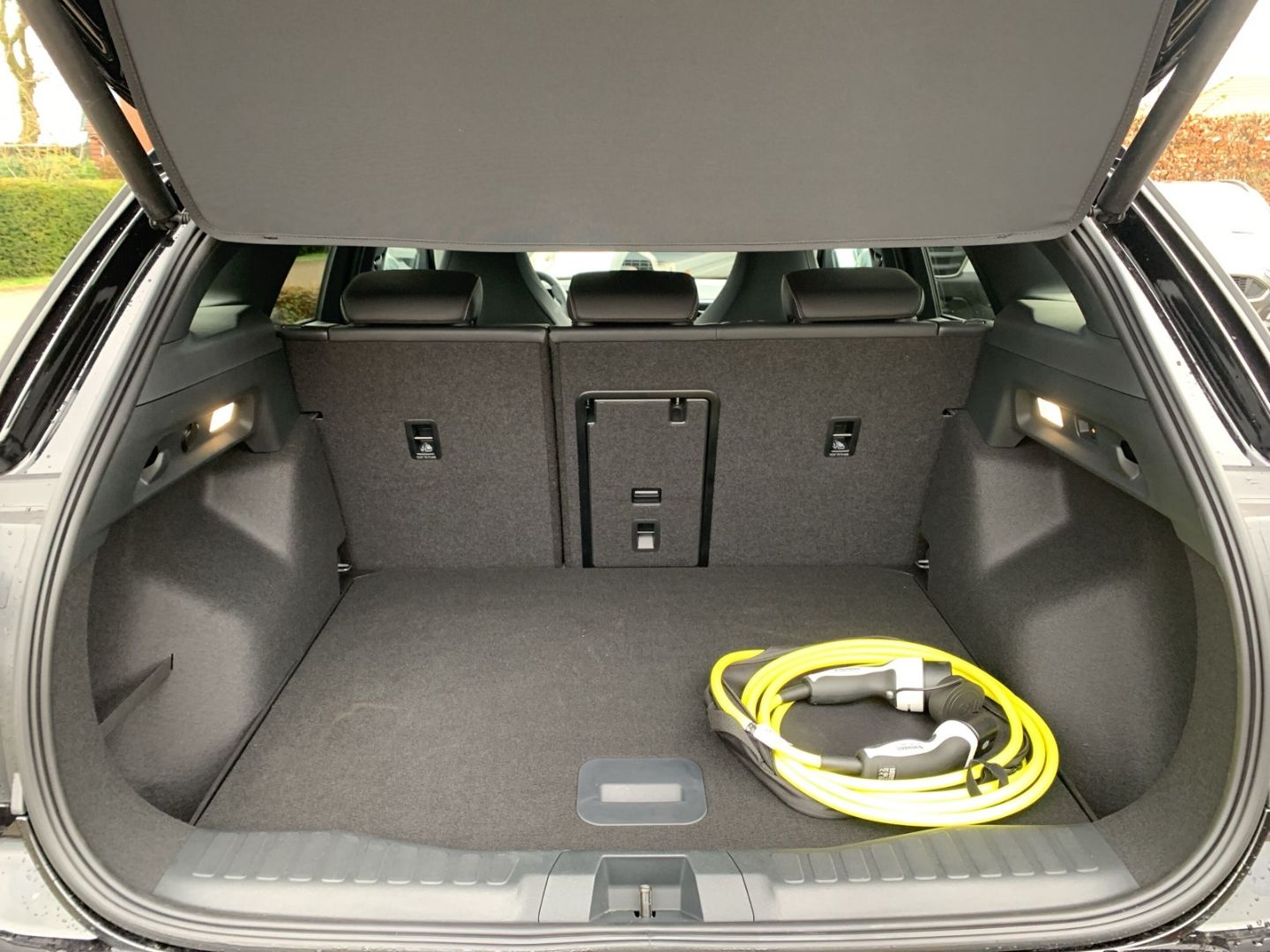 Ford Explorer RWD Extended Range 77 kwh HUD AHK Navi
