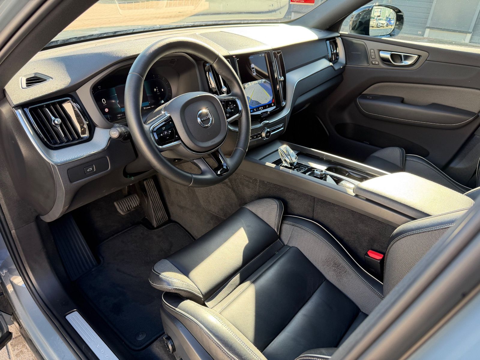 Volvo XC60 B4 B Plus Dark*H&K*360°*PANO*AHK*STHZG*