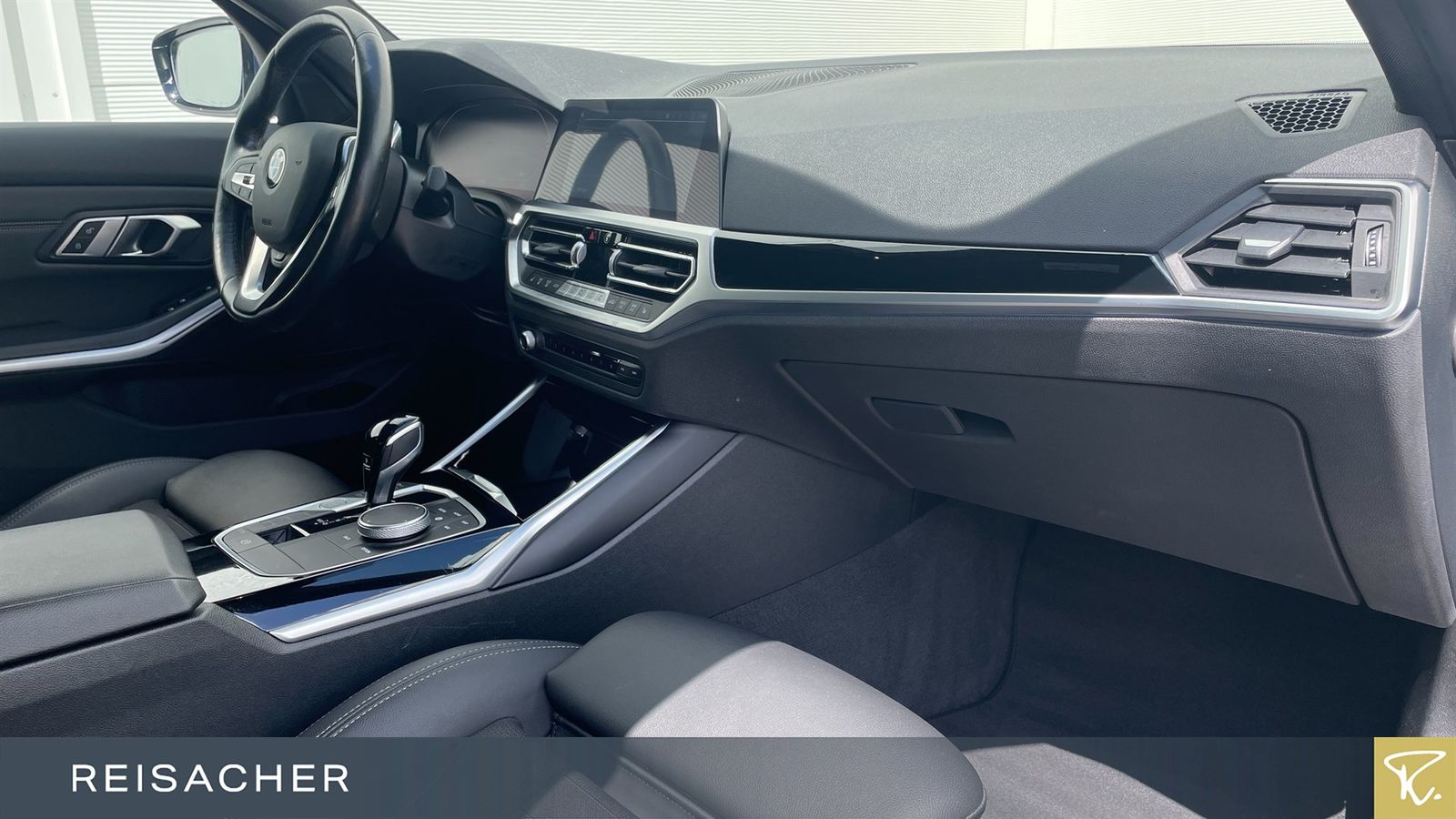 BMW 320i A Lim Sport Line - Samsaru's Car Outlet