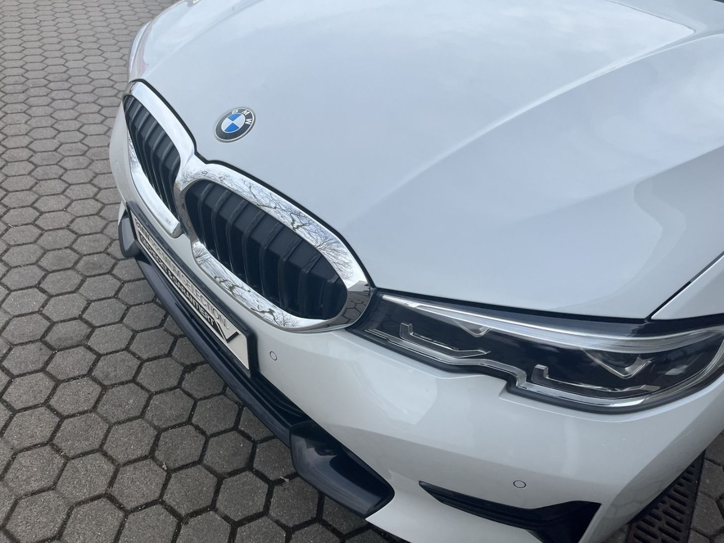 BMW 320 d Sport Line xDrive Limousine/Panodach/Navi