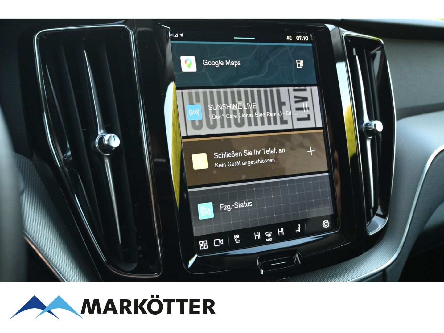 Volvo XC60 T8 Recharge Plus AWD - Samsaru's Car Outlet