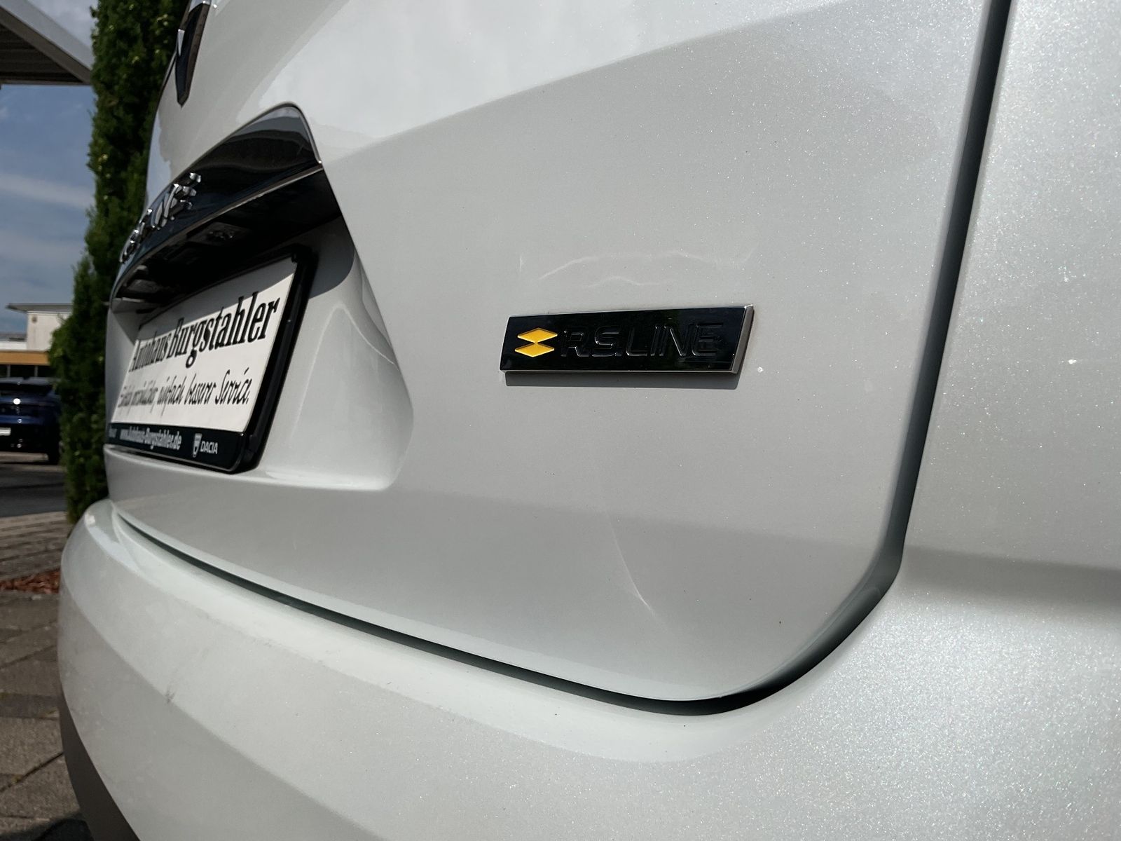 Renault Megane Grandtour E-Tech R.S. Line PLUG-IN - Samsaru's Car Outlet