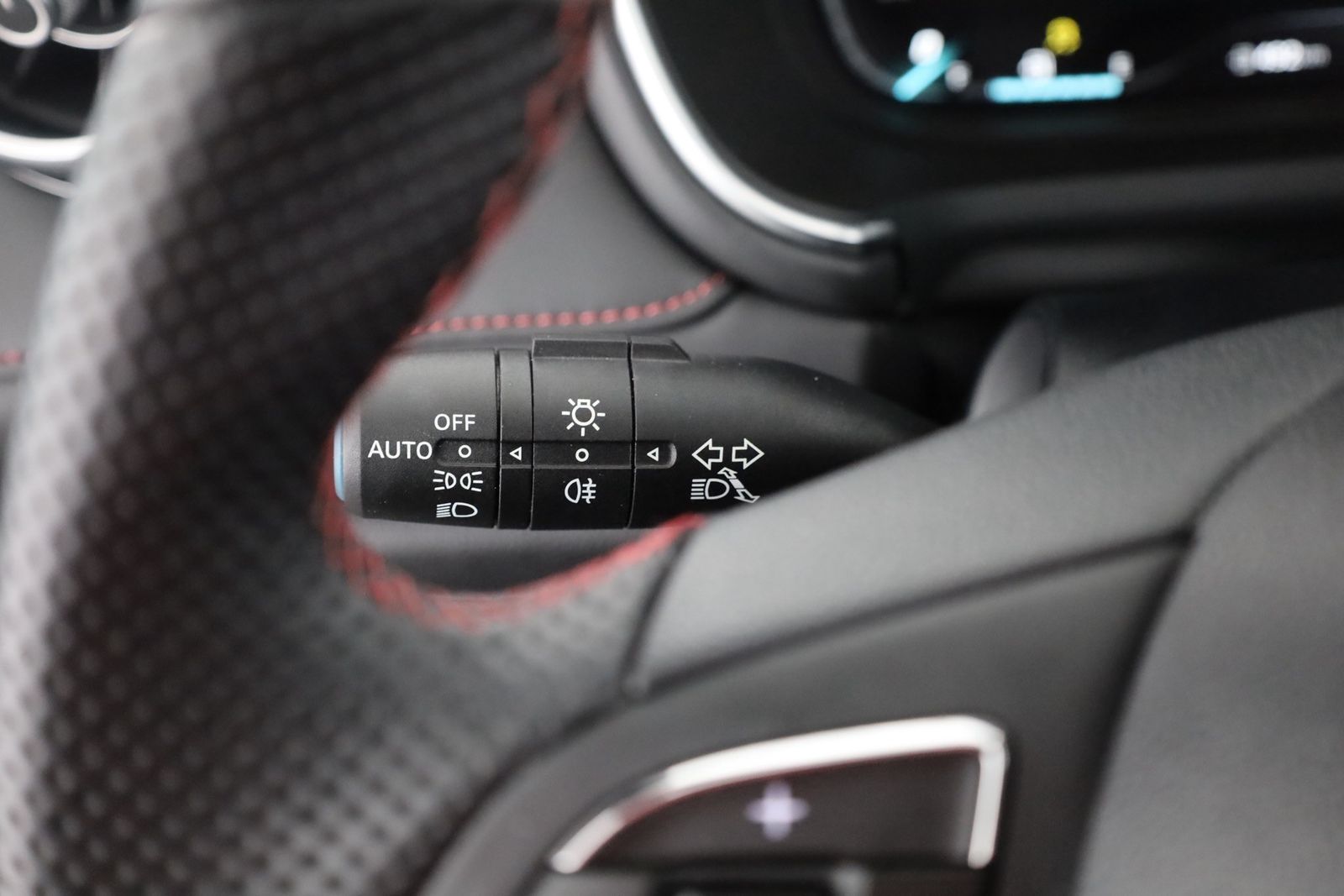 MG HS 1.5 T-GDI Luxury Aut. LED ACC Navi Pano