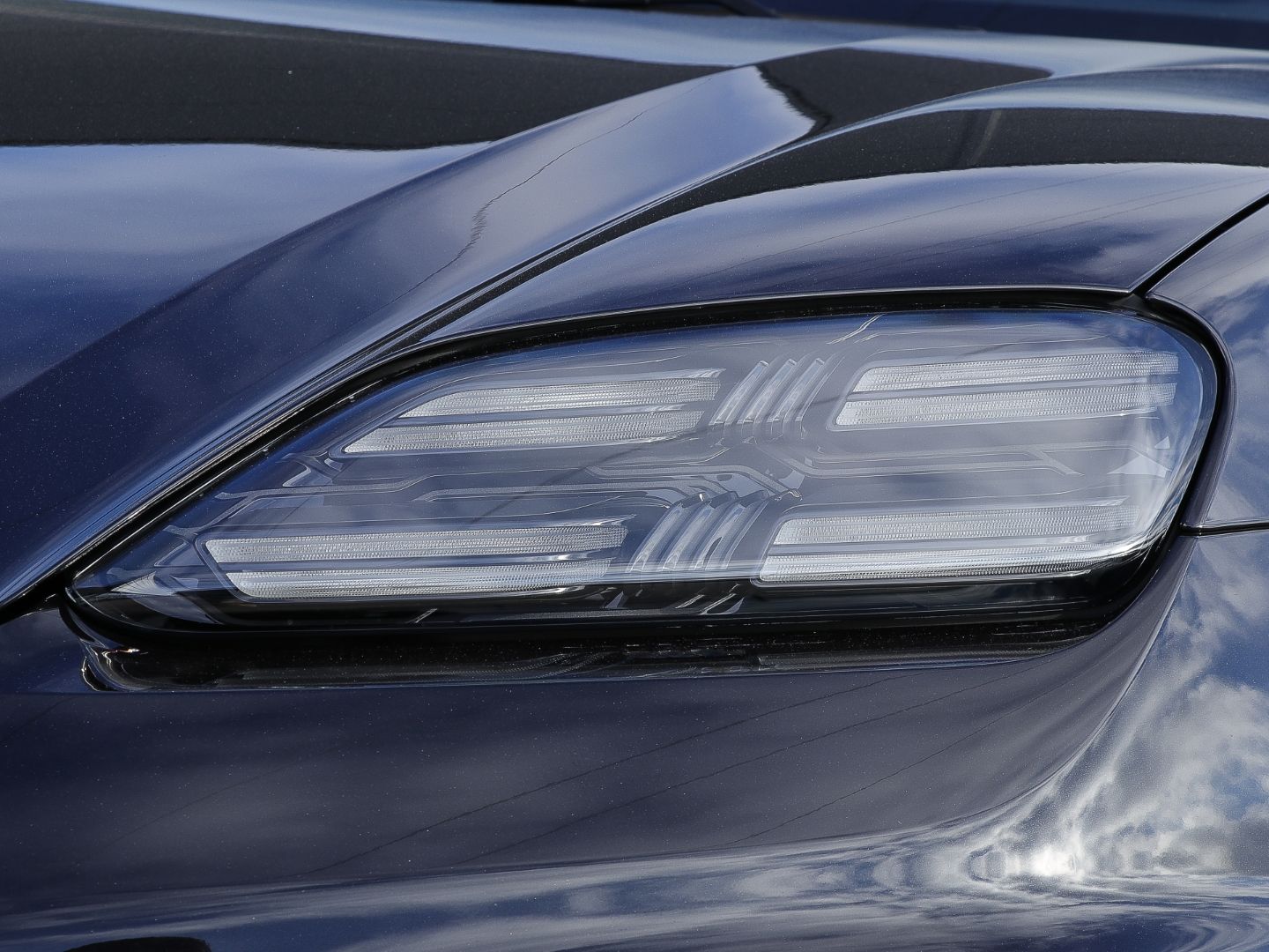Porsche Macan 4S Surround-View LED-Matrix Abstandstempom