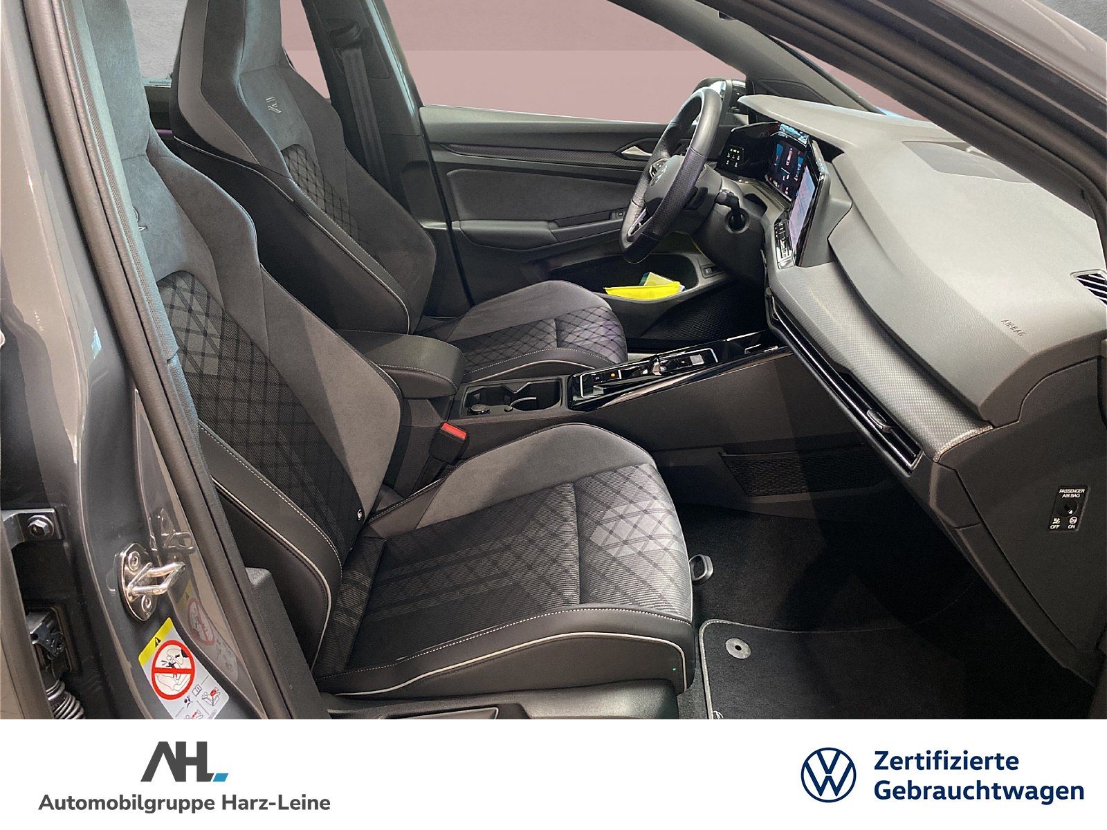 Volkswagen Golf Variant VIII 2.0 TDI R-Line - Samsaru's Car Outlet
