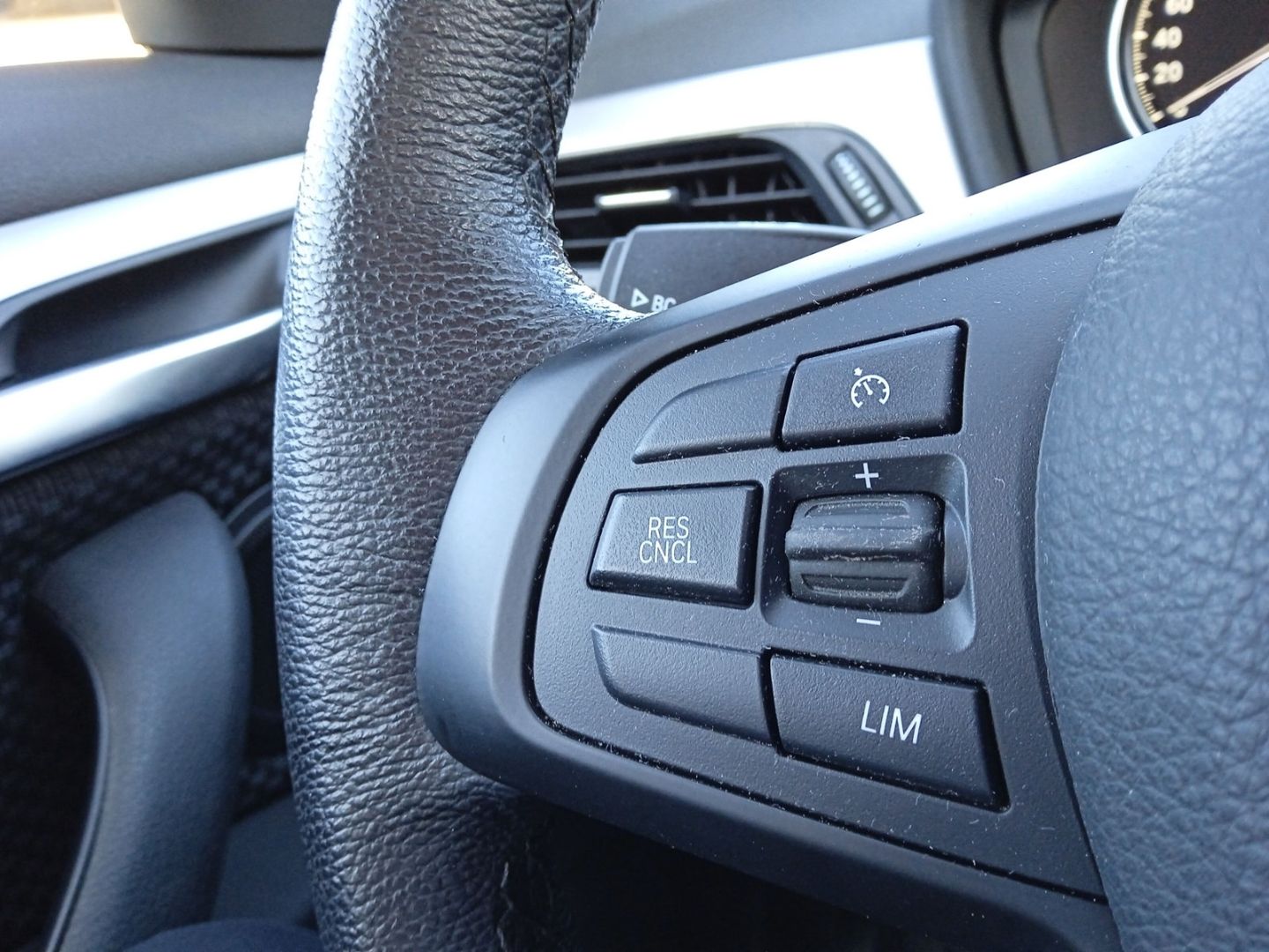 BMW X1 xDrive 20 d Advantage - Samsaru's Car Outlet