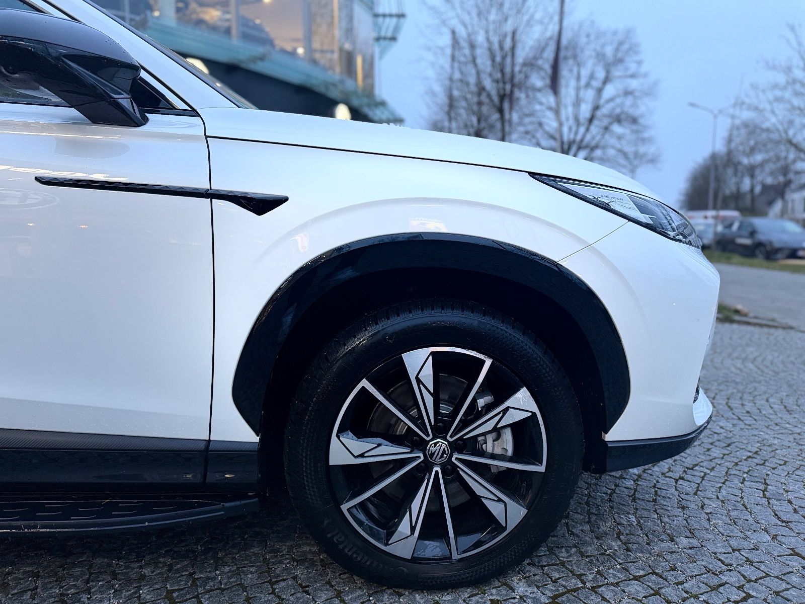 MG HS PHEV // PLUG-IN-HYBRID